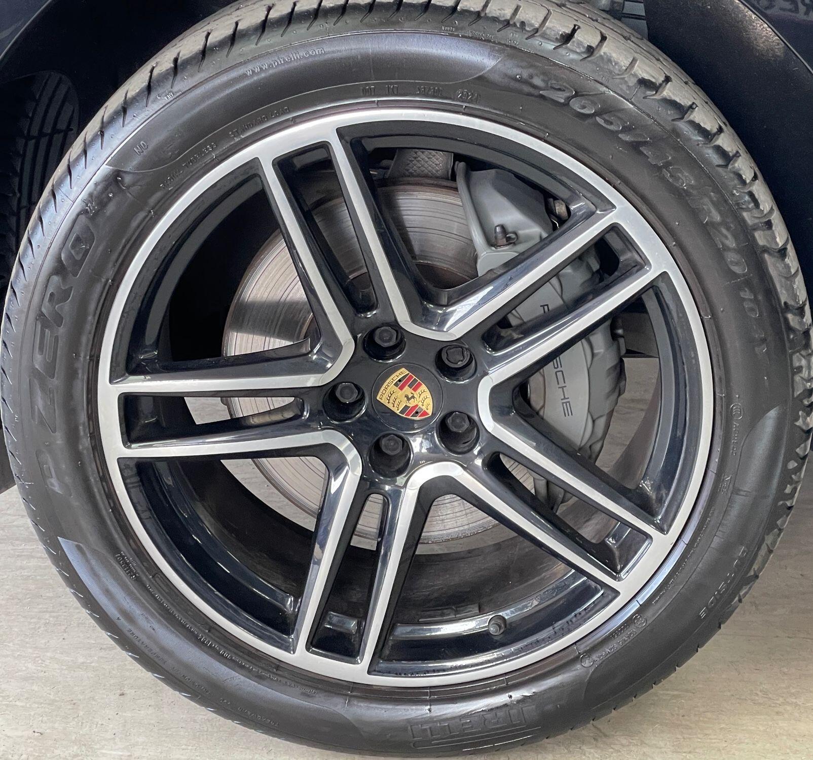 Porsche Macan - Image 19