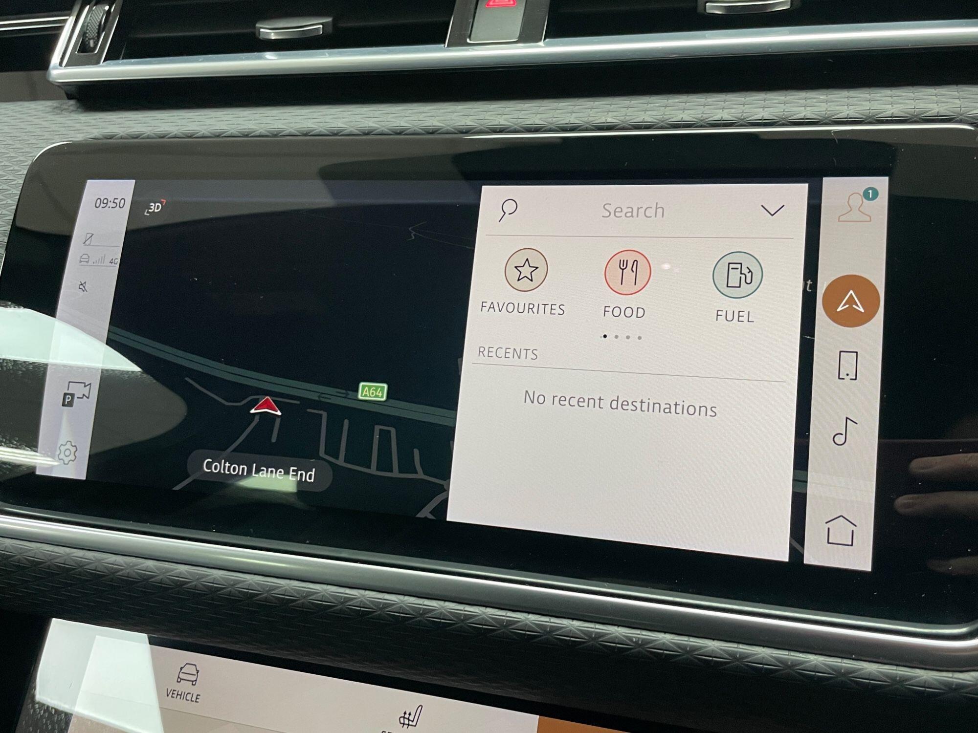 Land Rover Range Rover Velar - Image 42