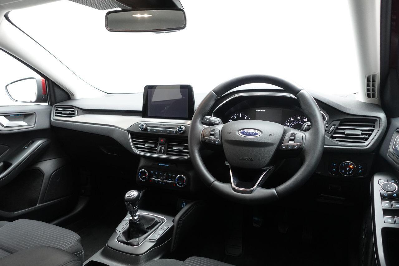 Ford Focus - Image 15