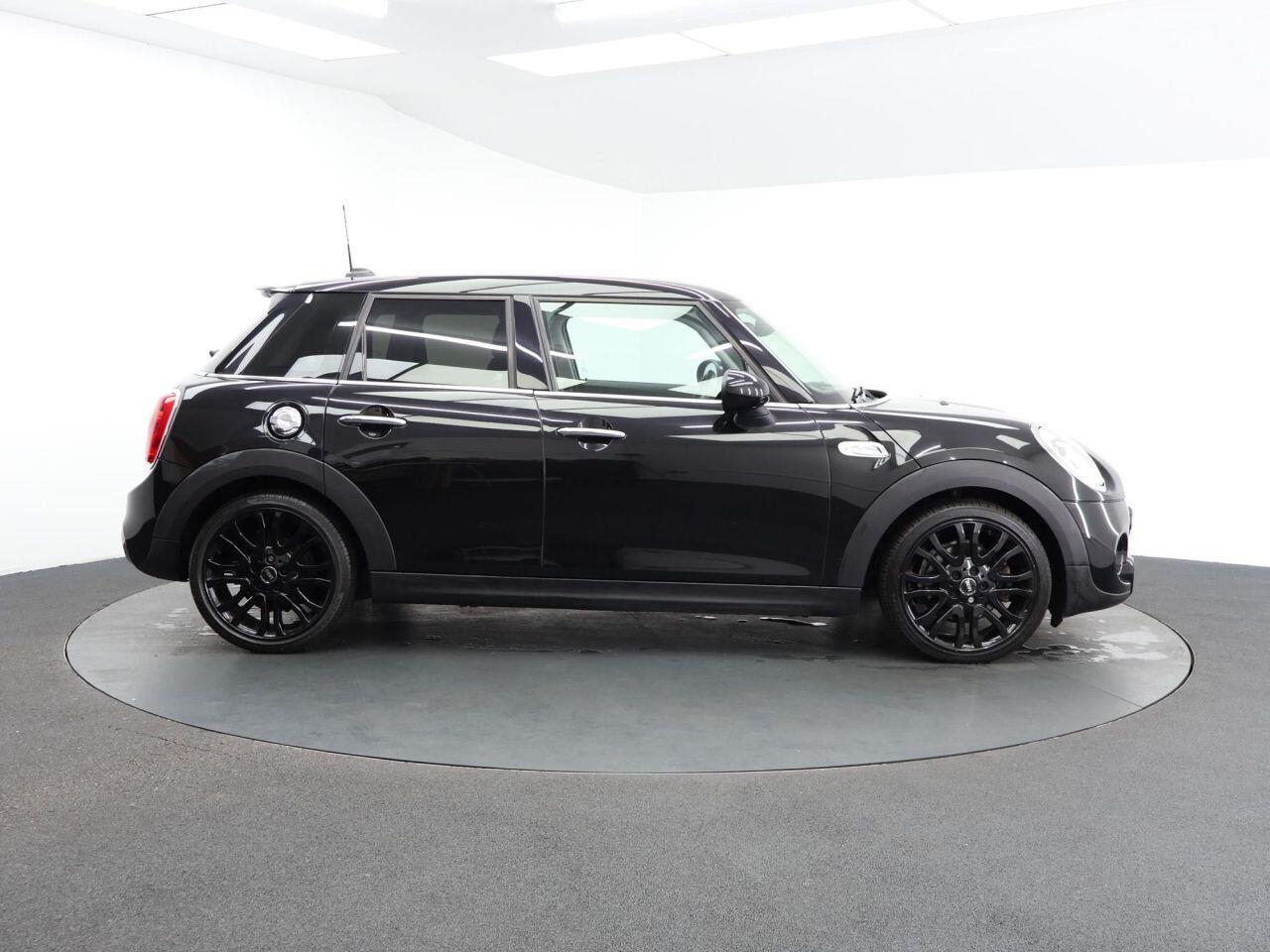 MINI Hatch - Image 14