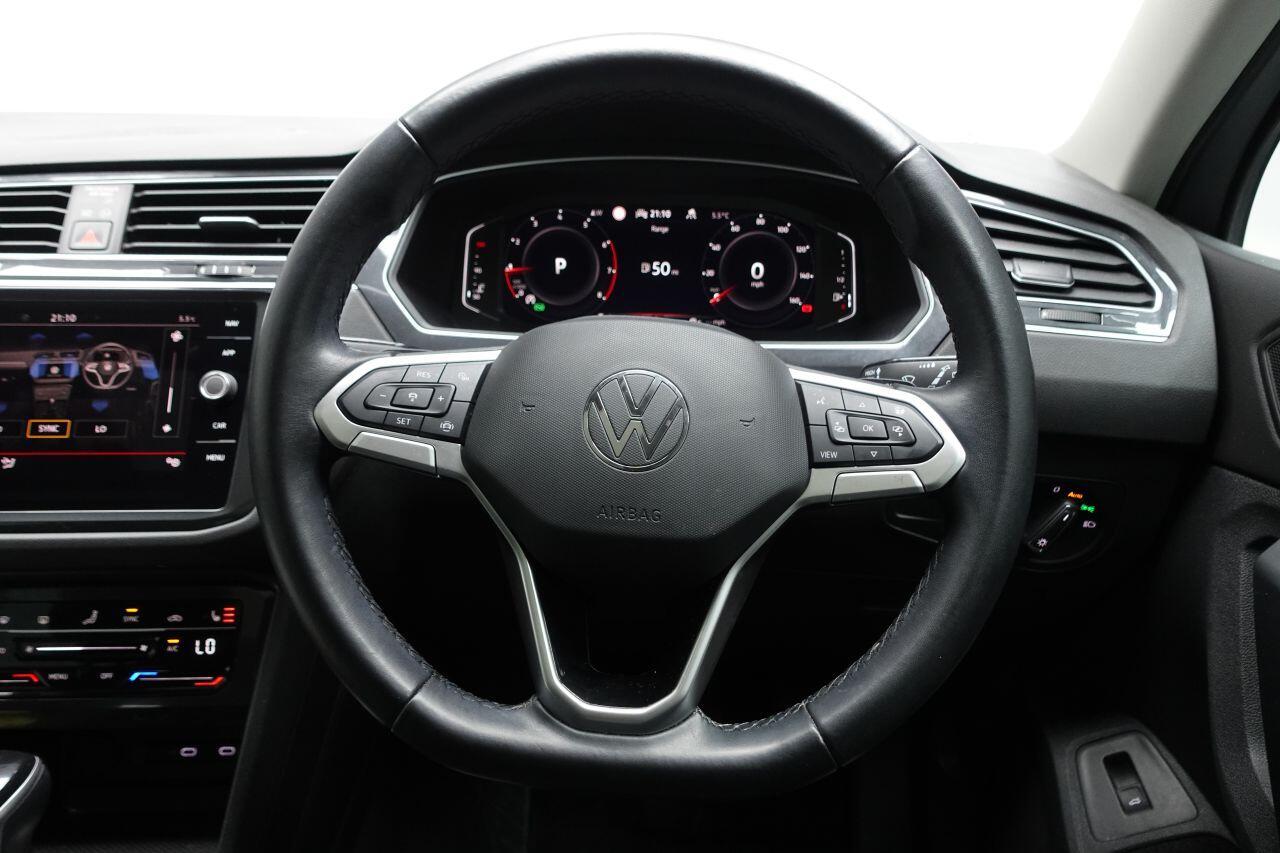 Volkswagen Tiguan - Image 36