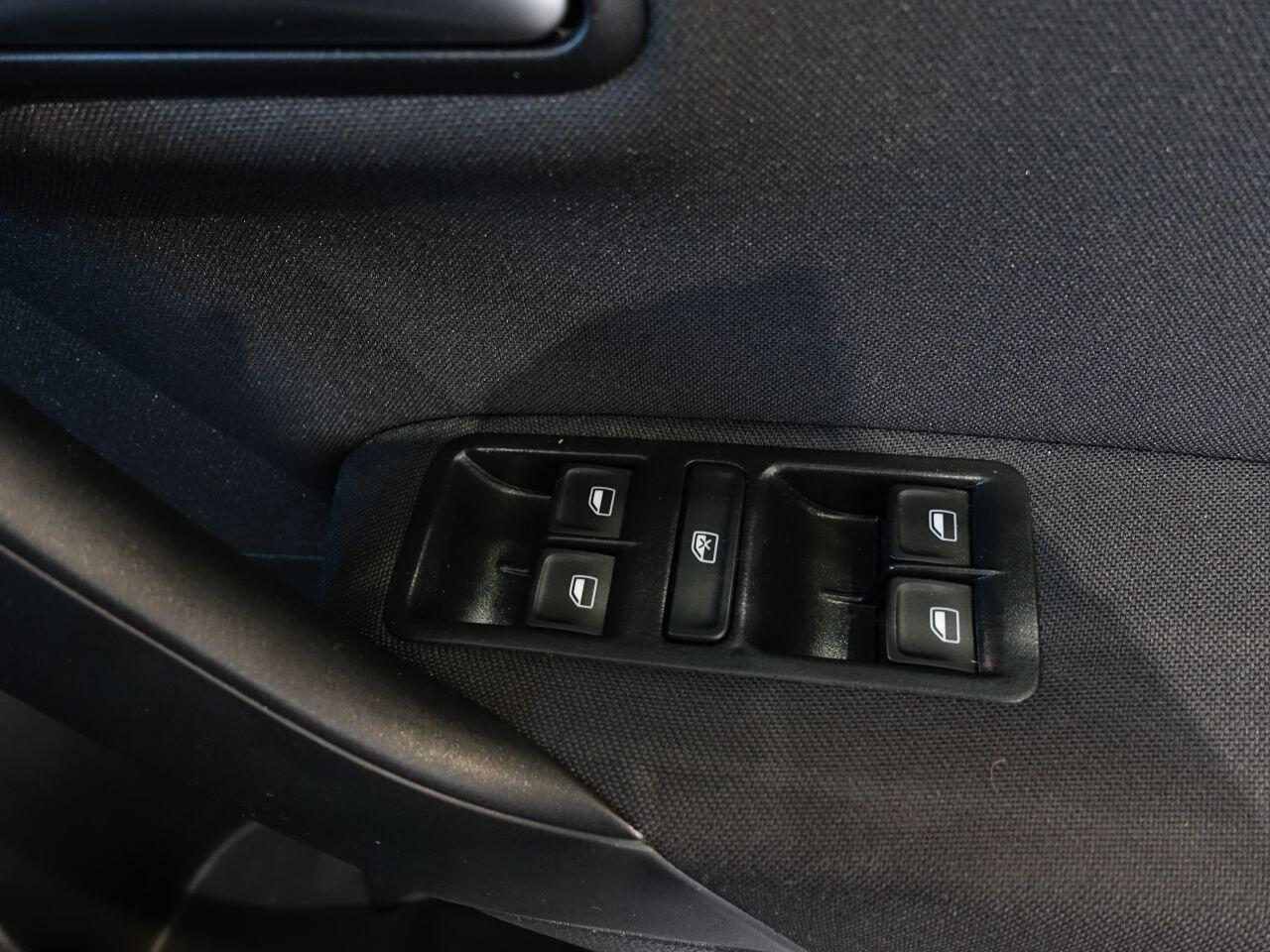 Volkswagen Polo - Image 31