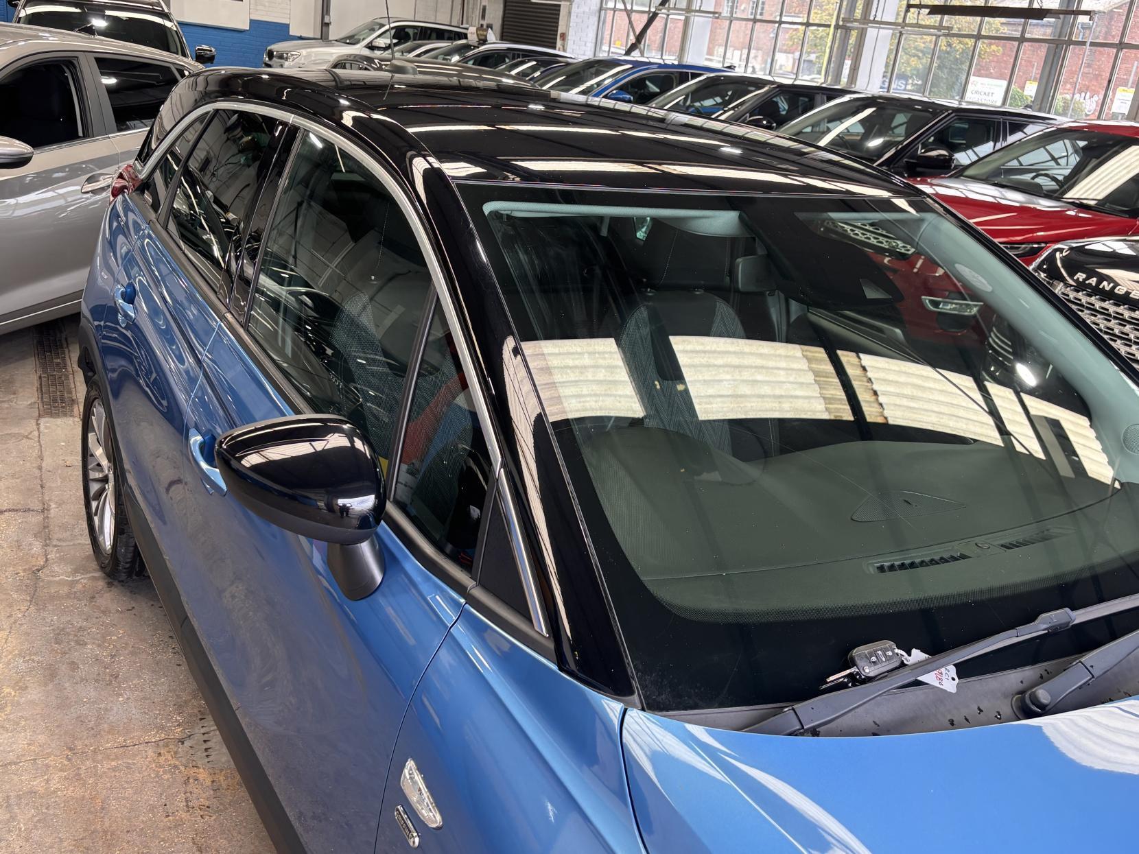Vauxhall Crossland X - Image 12