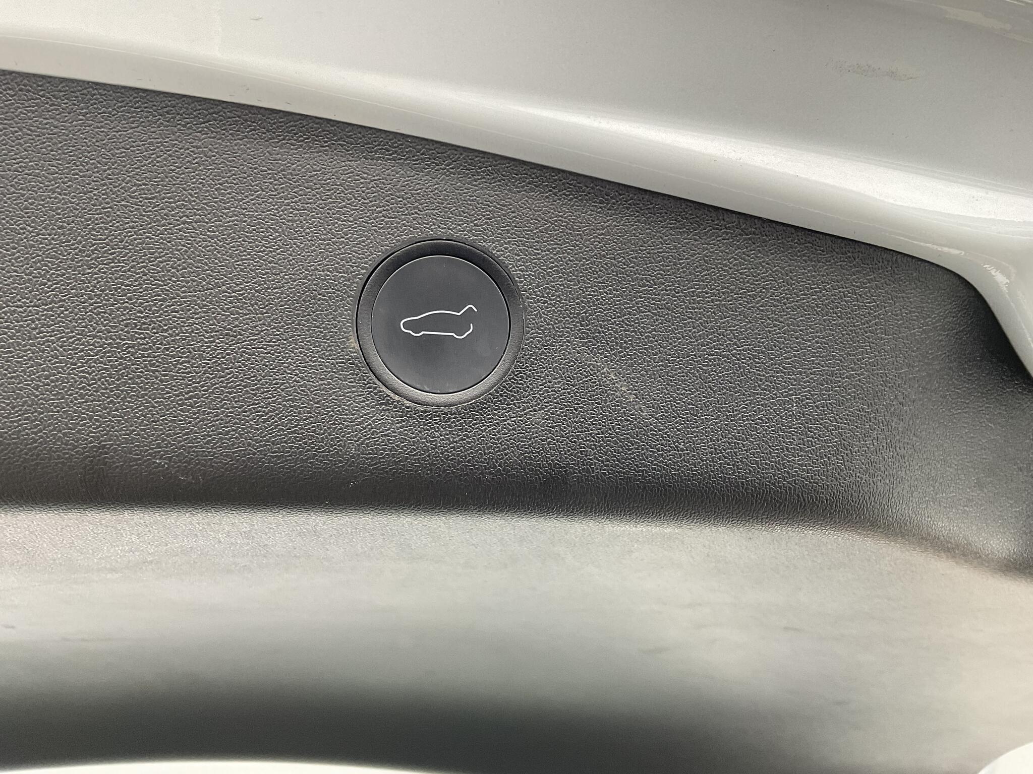 Tesla Model 3 - Image 20