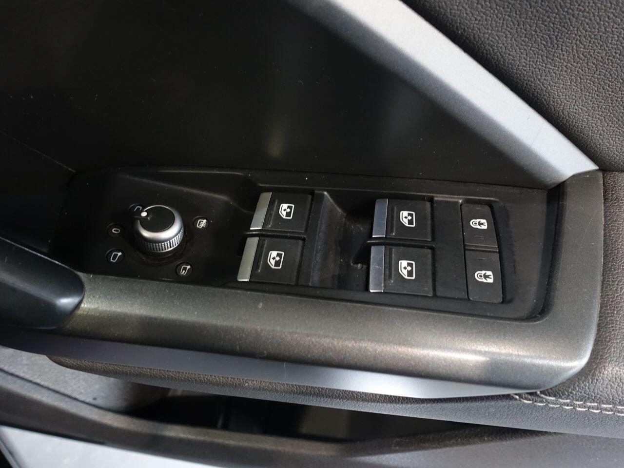 Audi Q3 - Image 18