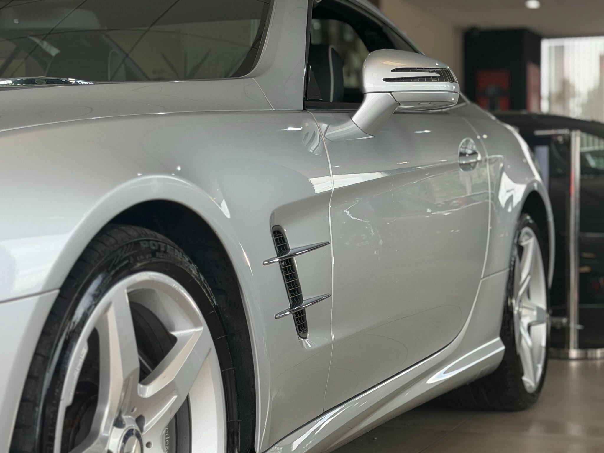 Mercedes SL - Image 12