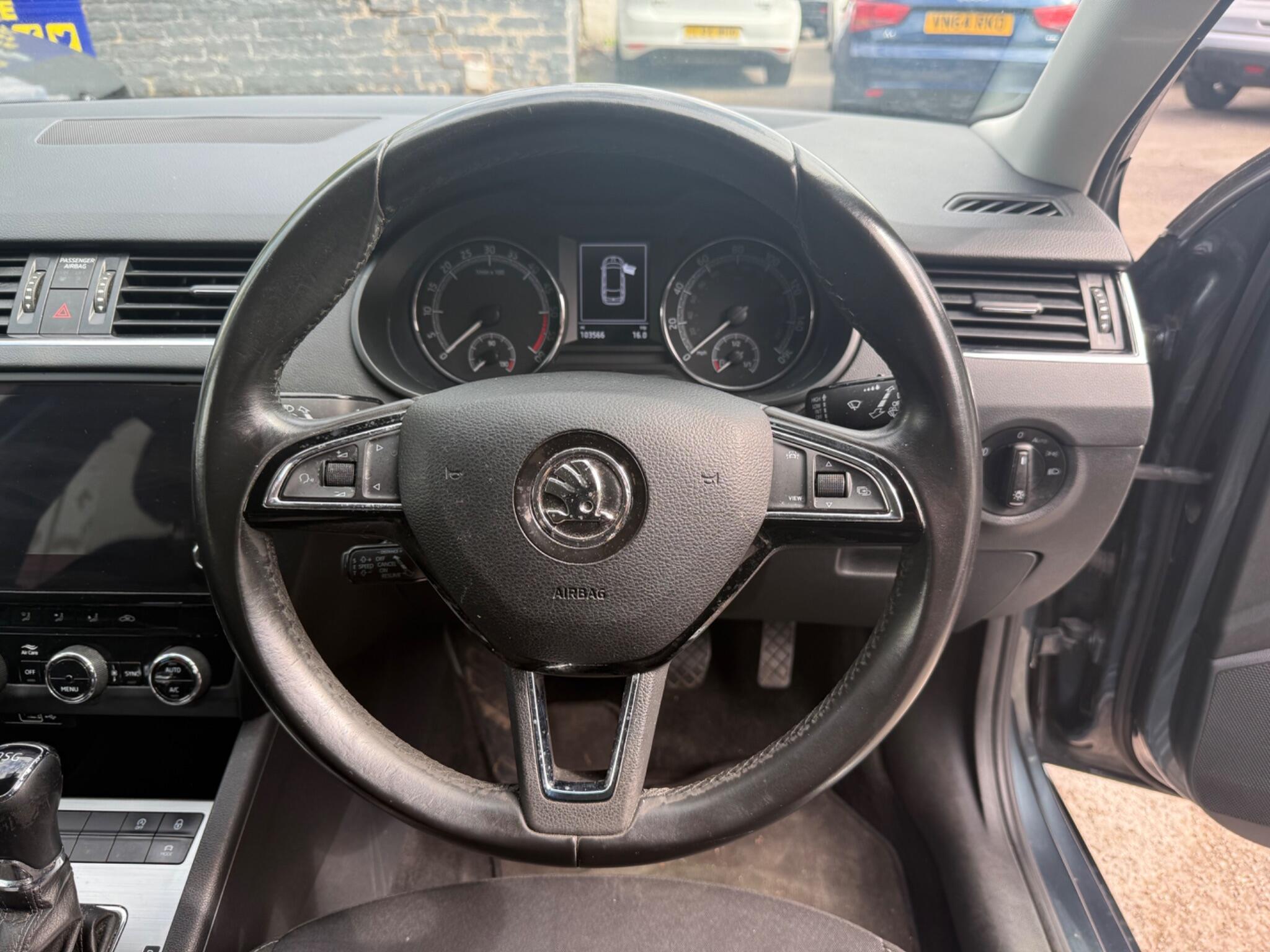Skoda Octavia - Image 18