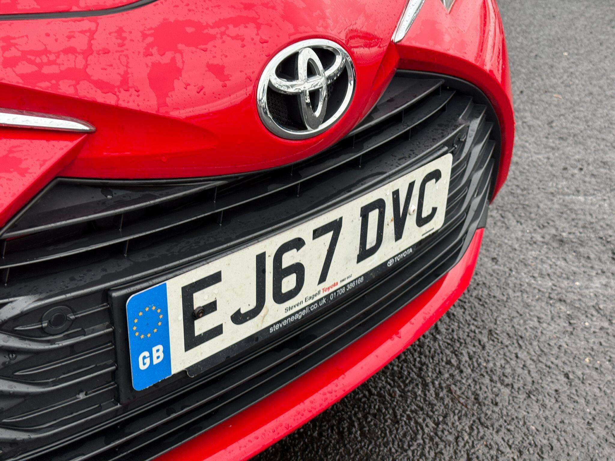 Toyota Yaris - Image 10