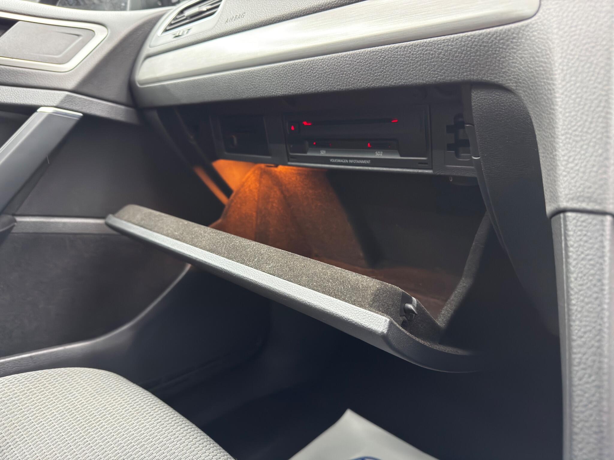 Volkswagen Golf - Image 37