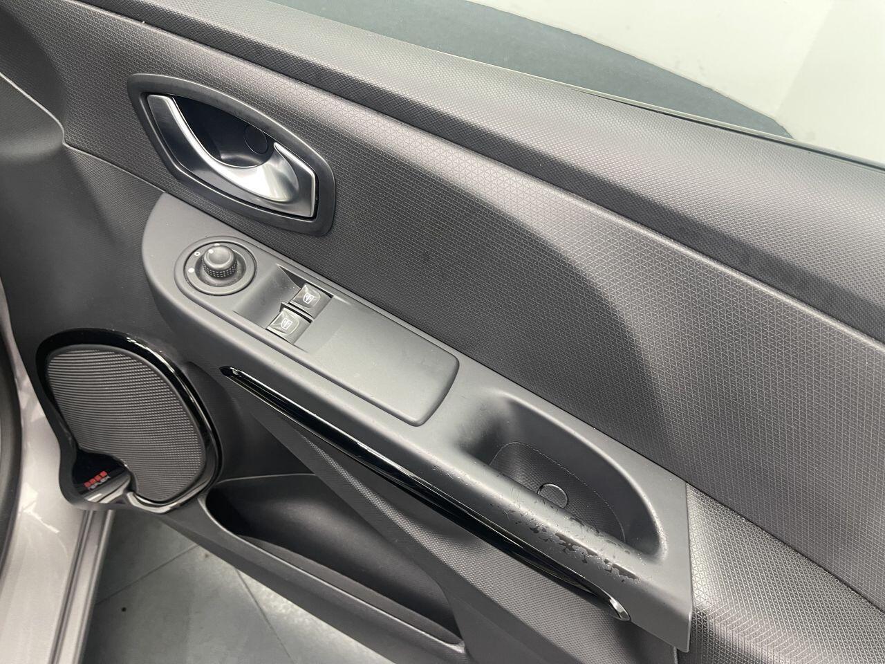 Renault Clio - Image 34