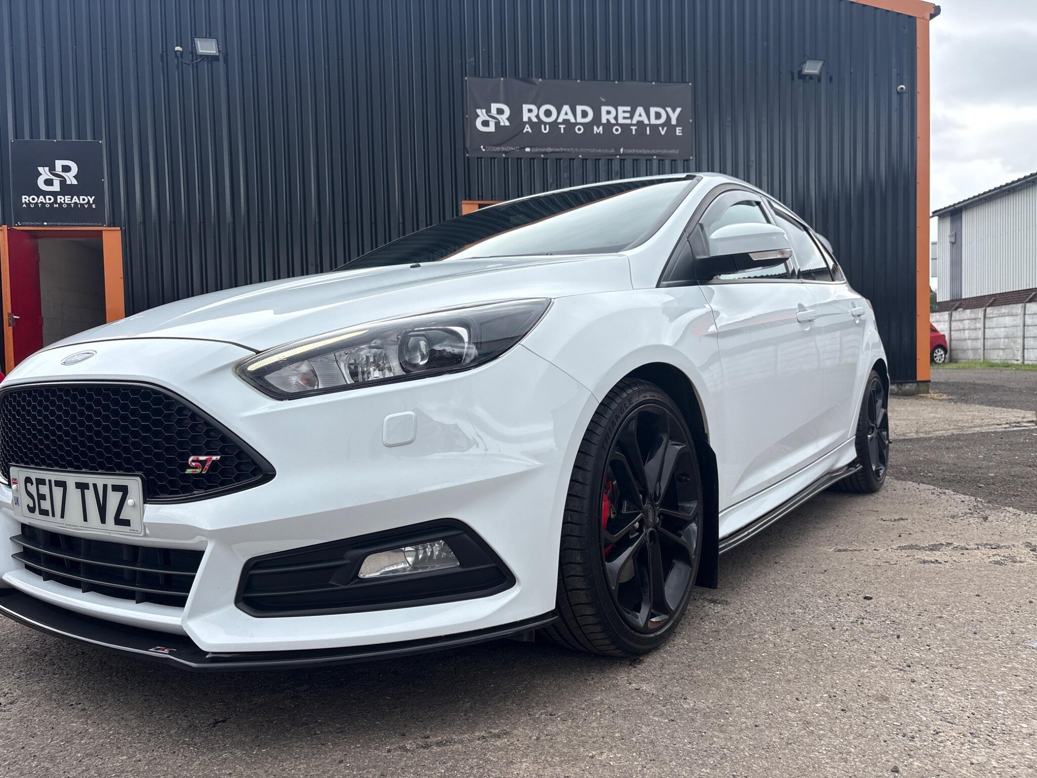 Ford Focus - Image 13