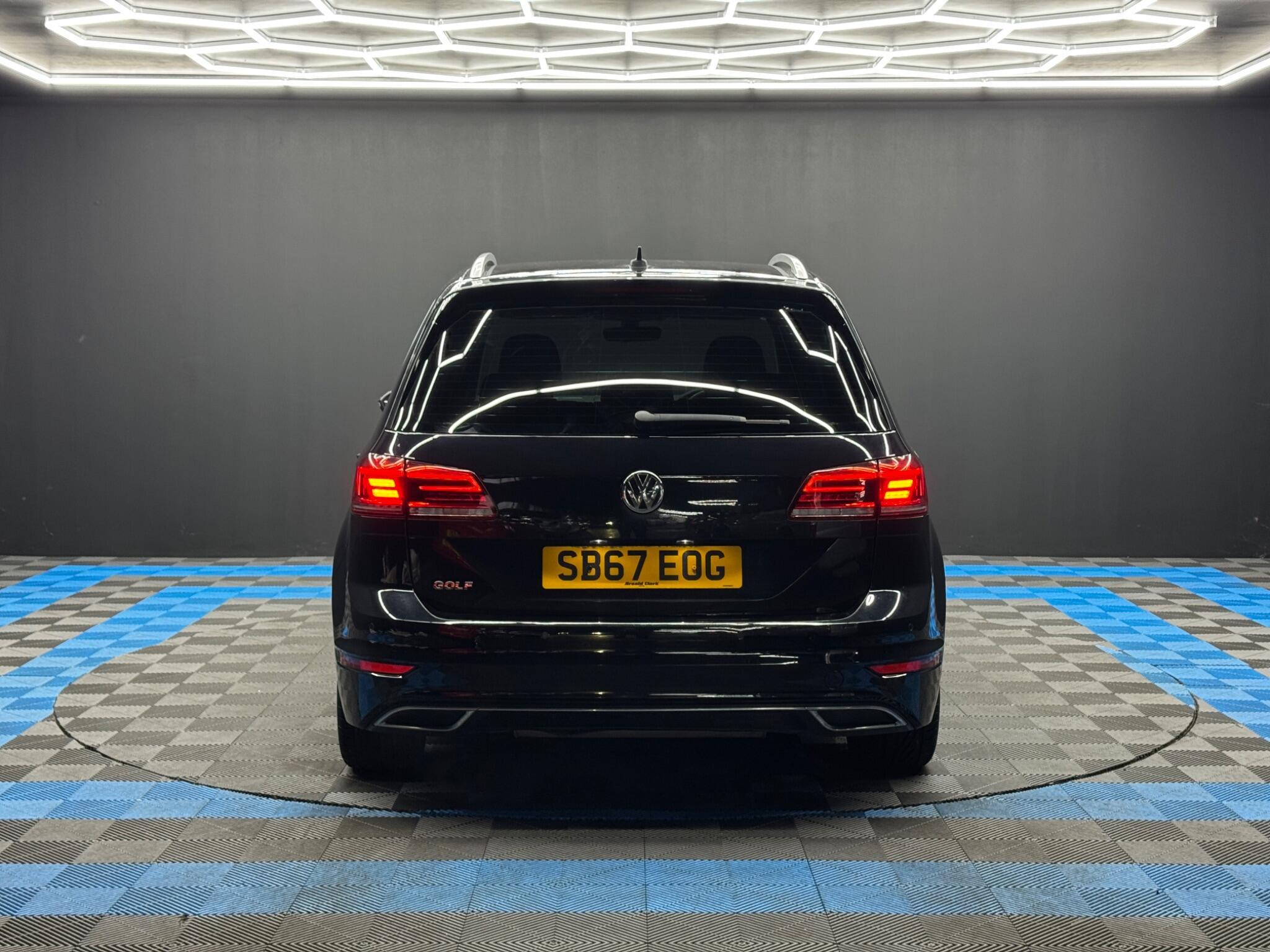Volkswagen GOLF SV - Image 6