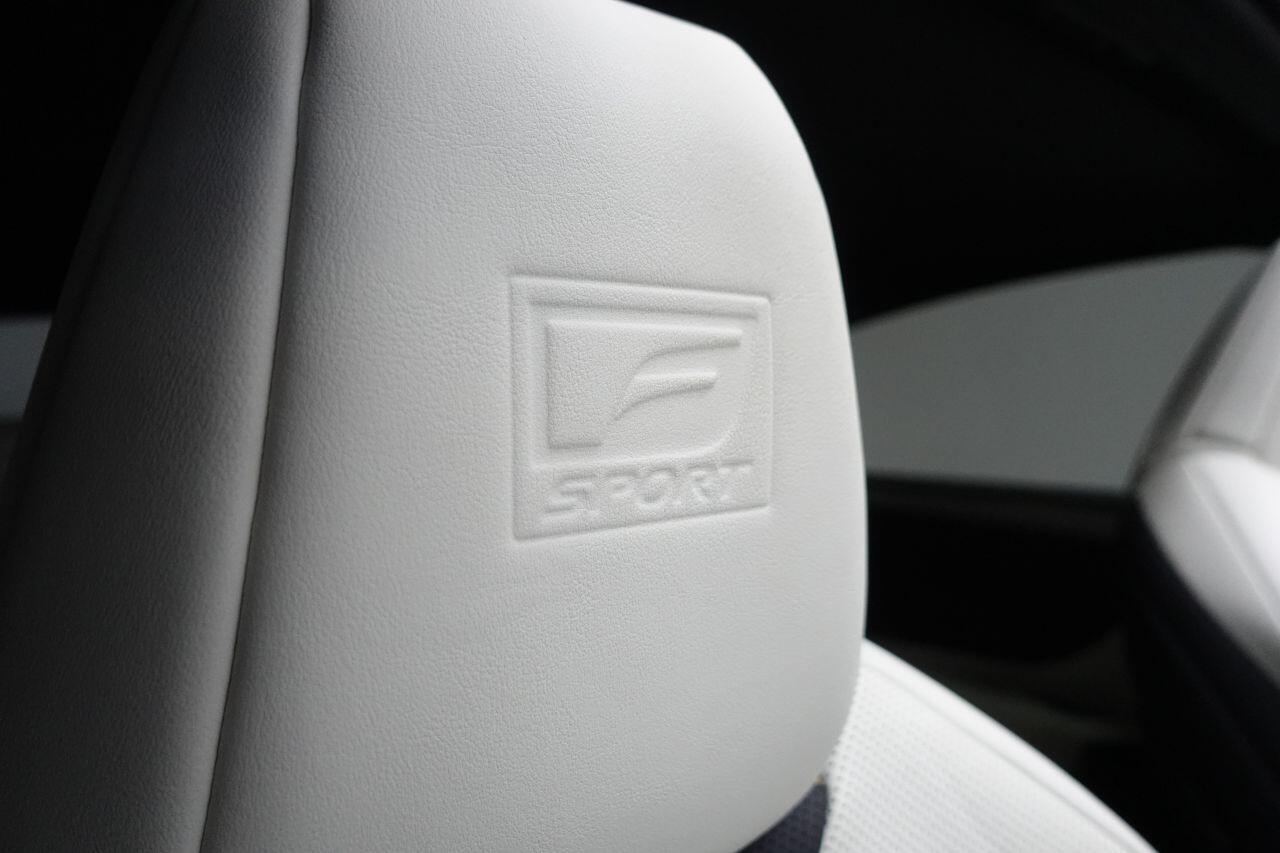 Lexus ES - Image 18