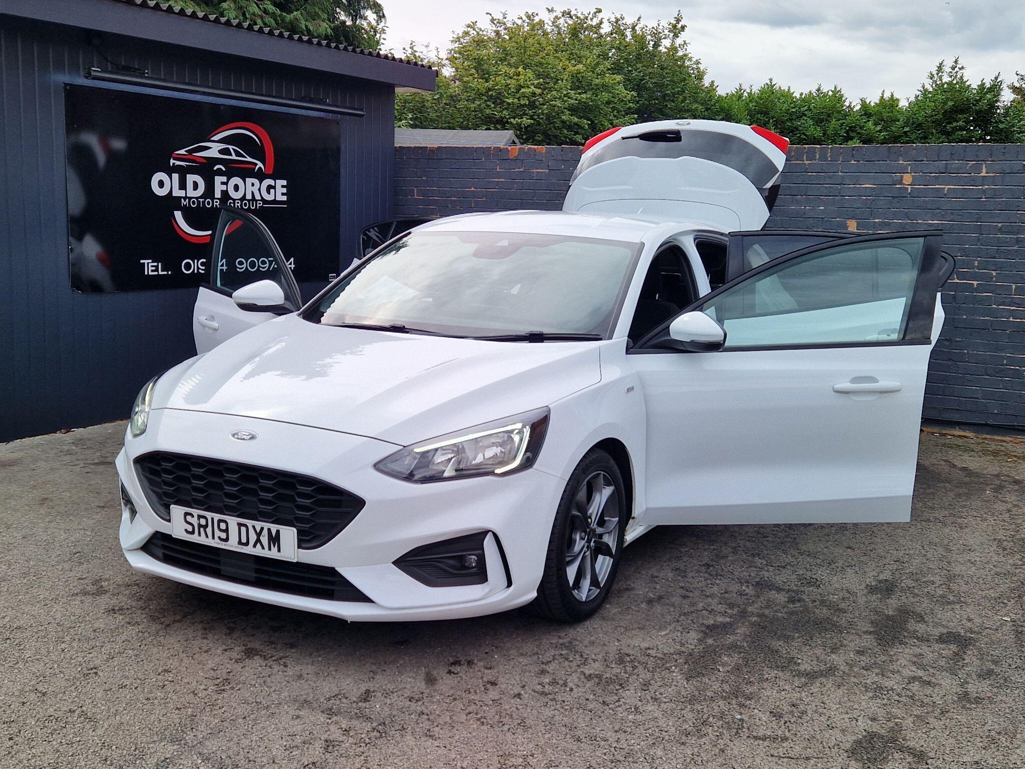 Ford Focus - Image 15