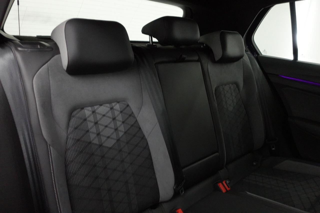 Volkswagen Golf - Image 18