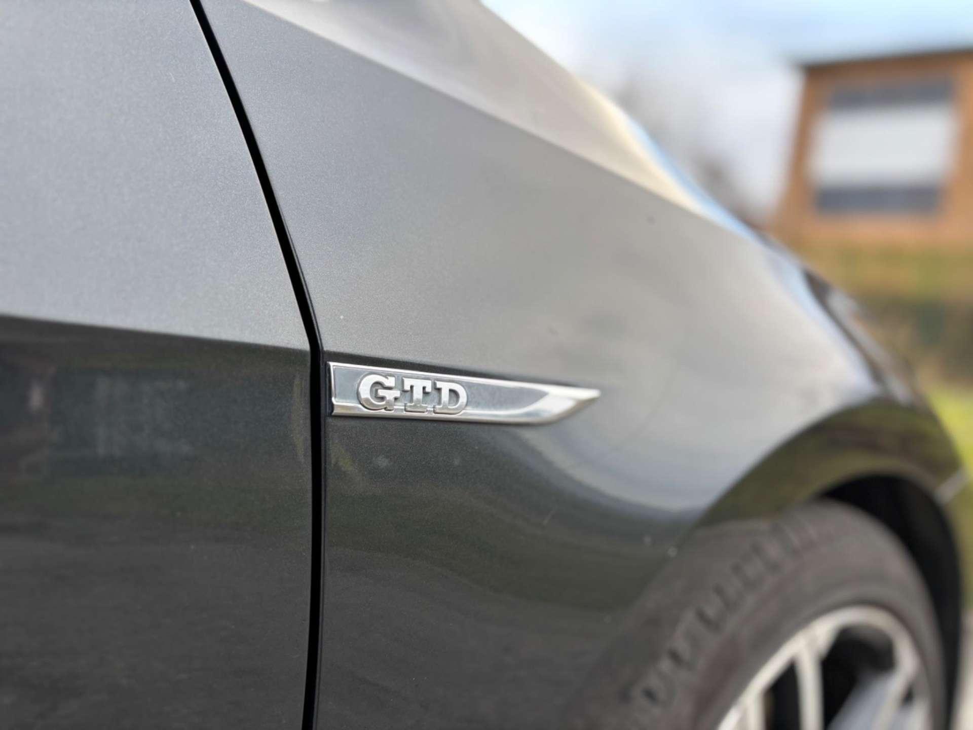 Volkswagen Golf - Image 14