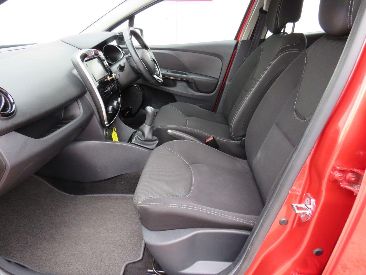 Renault Clio - Image 9