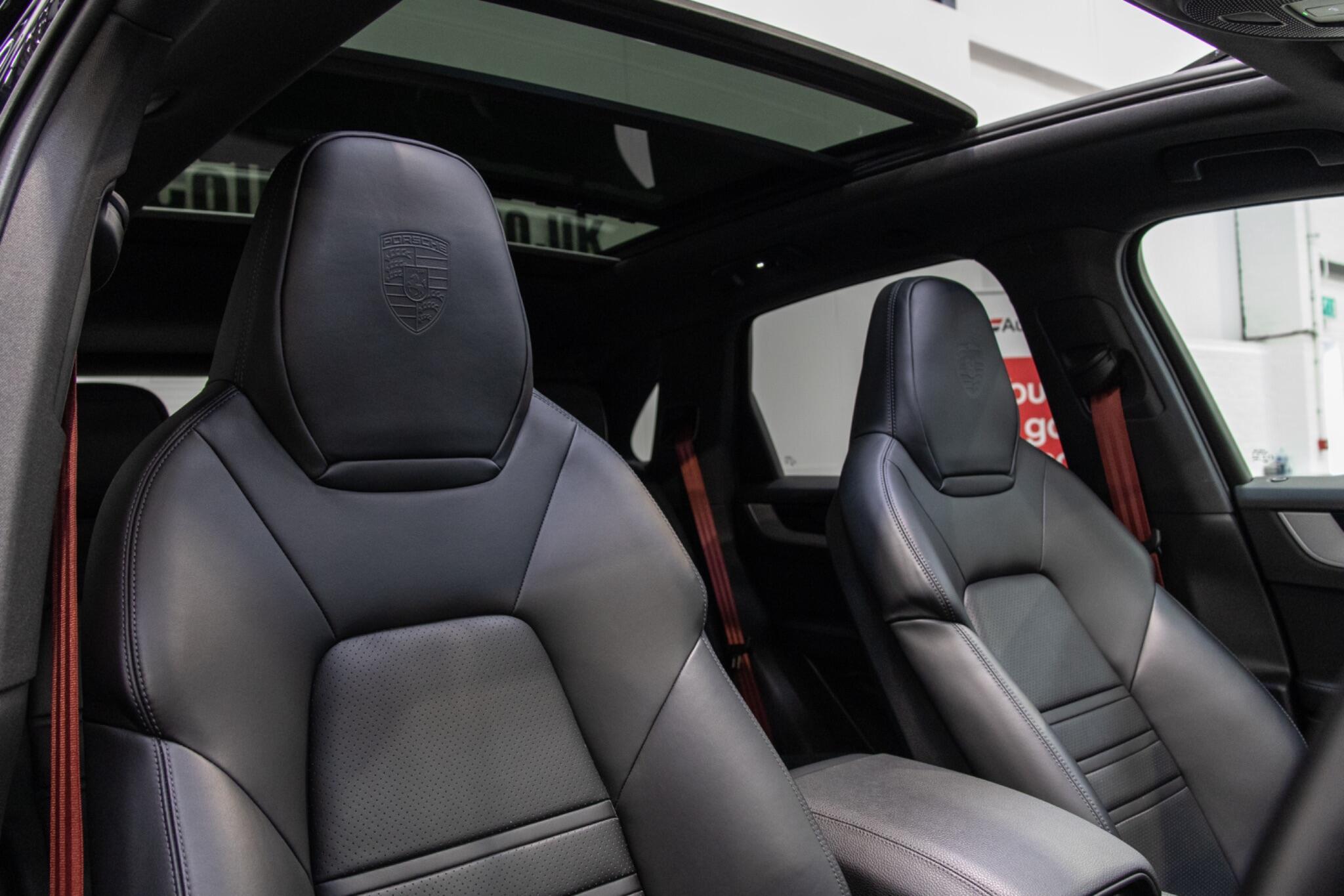 Porsche Cayenne - Image 17