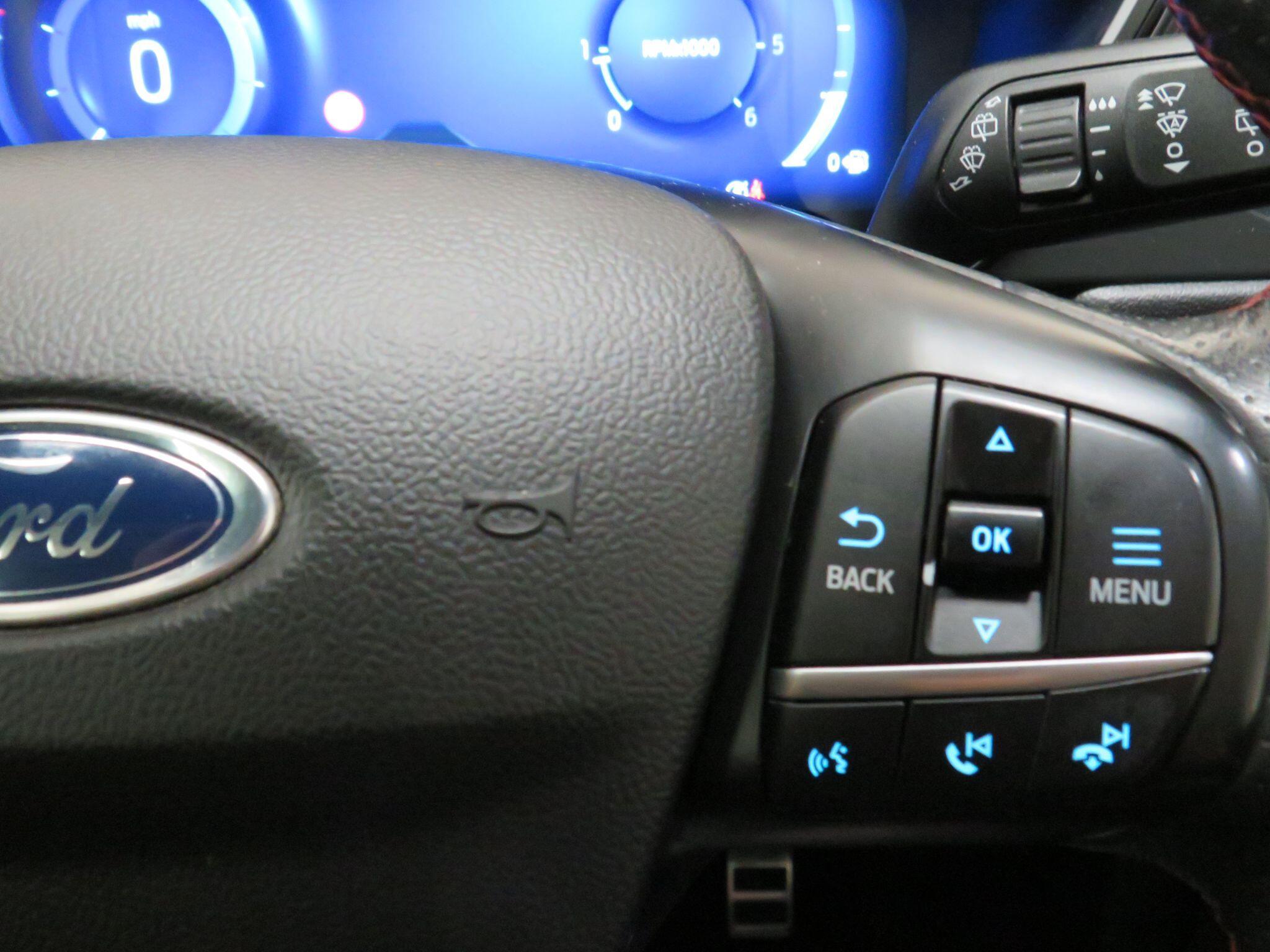 Ford Kuga - Image 17