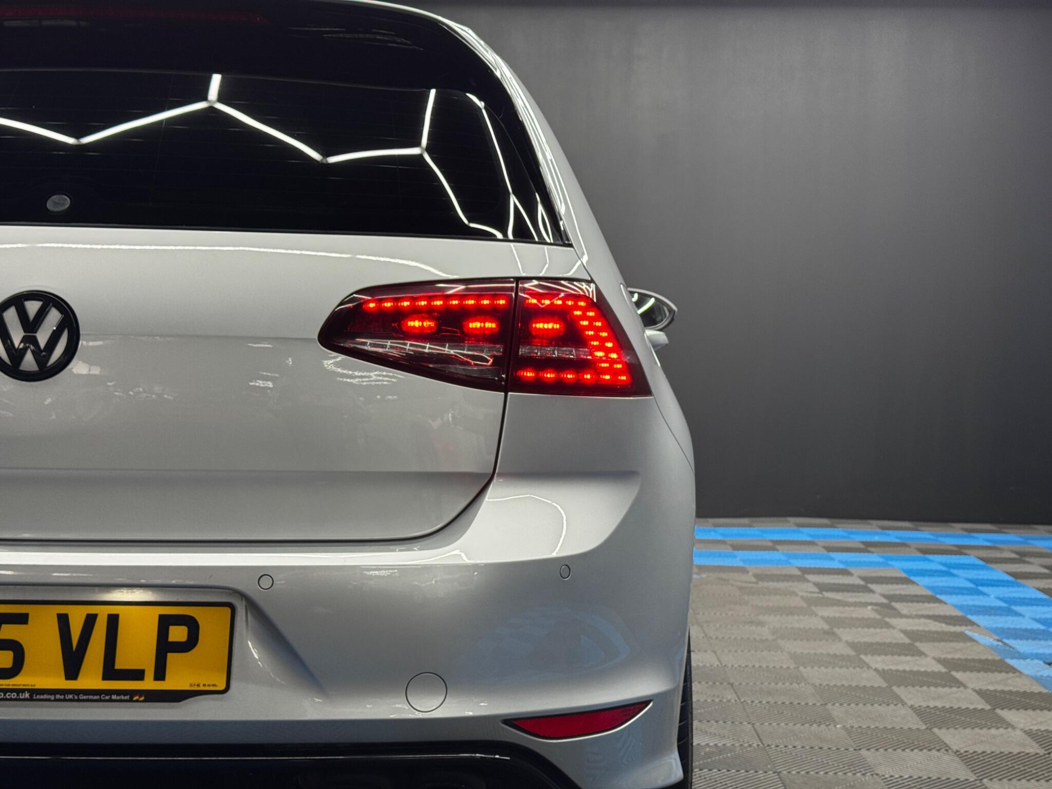 Volkswagen Golf - Image 45