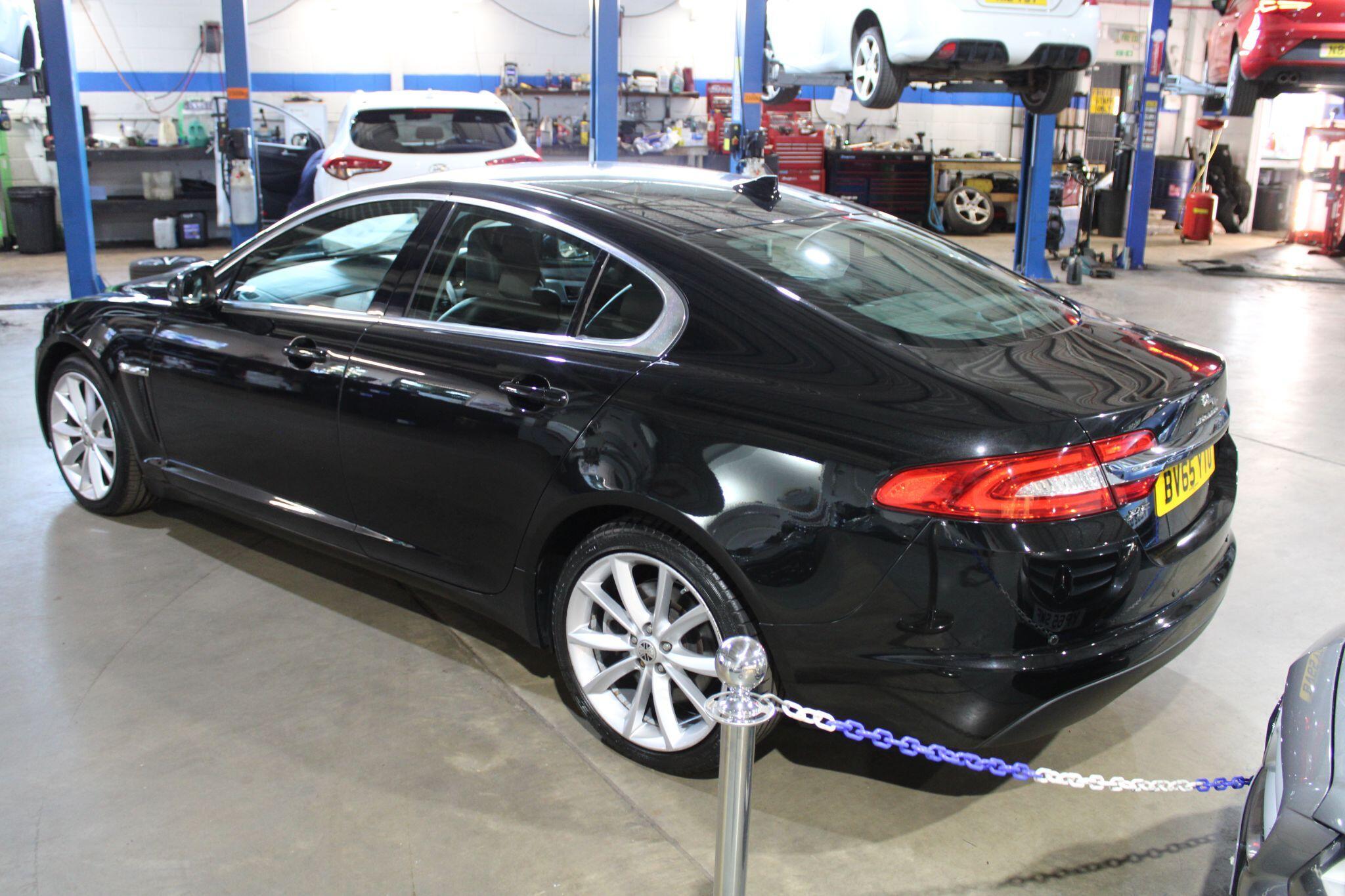 Jaguar XF - Image 14