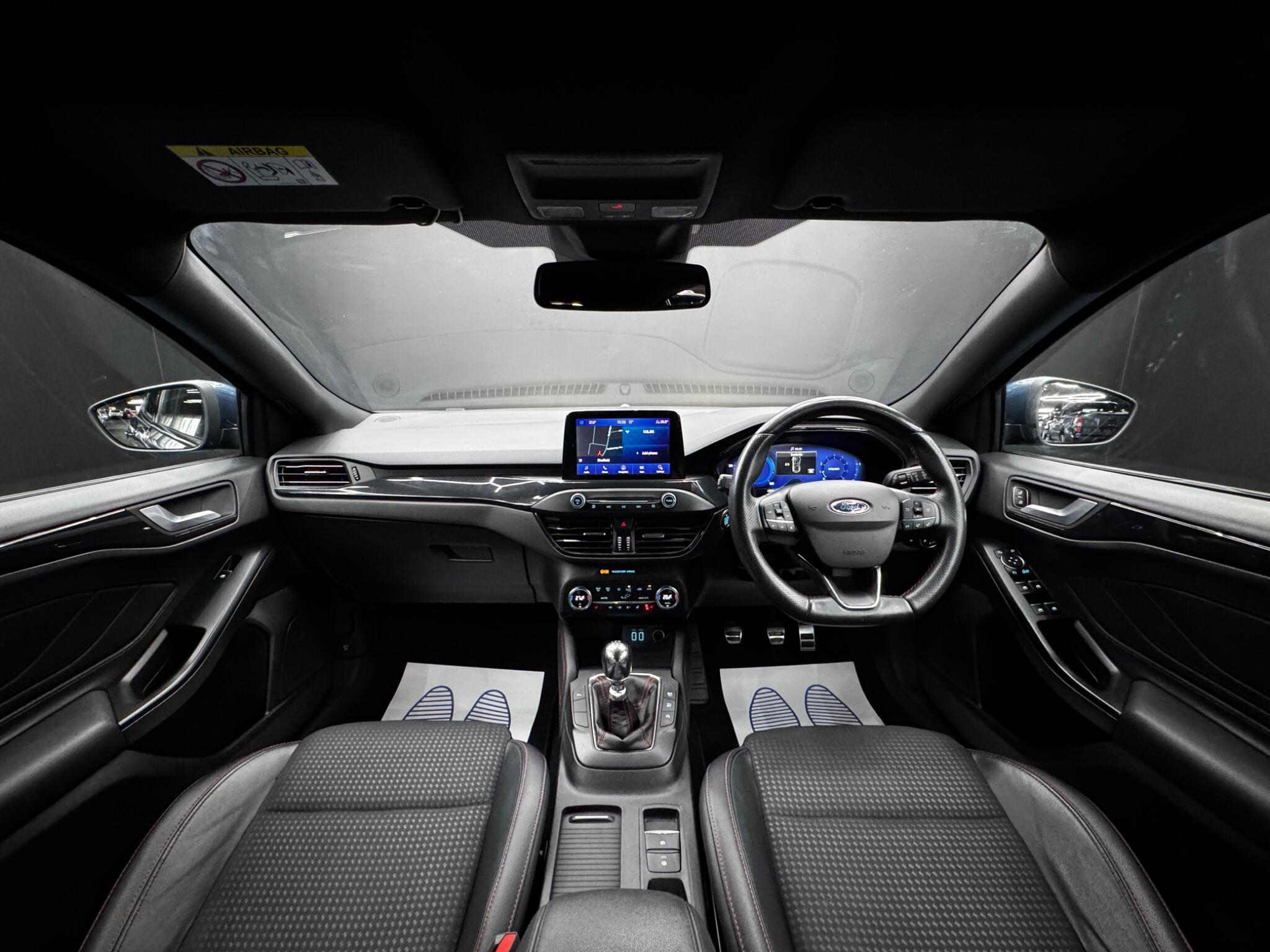 Ford Focus - Image 17