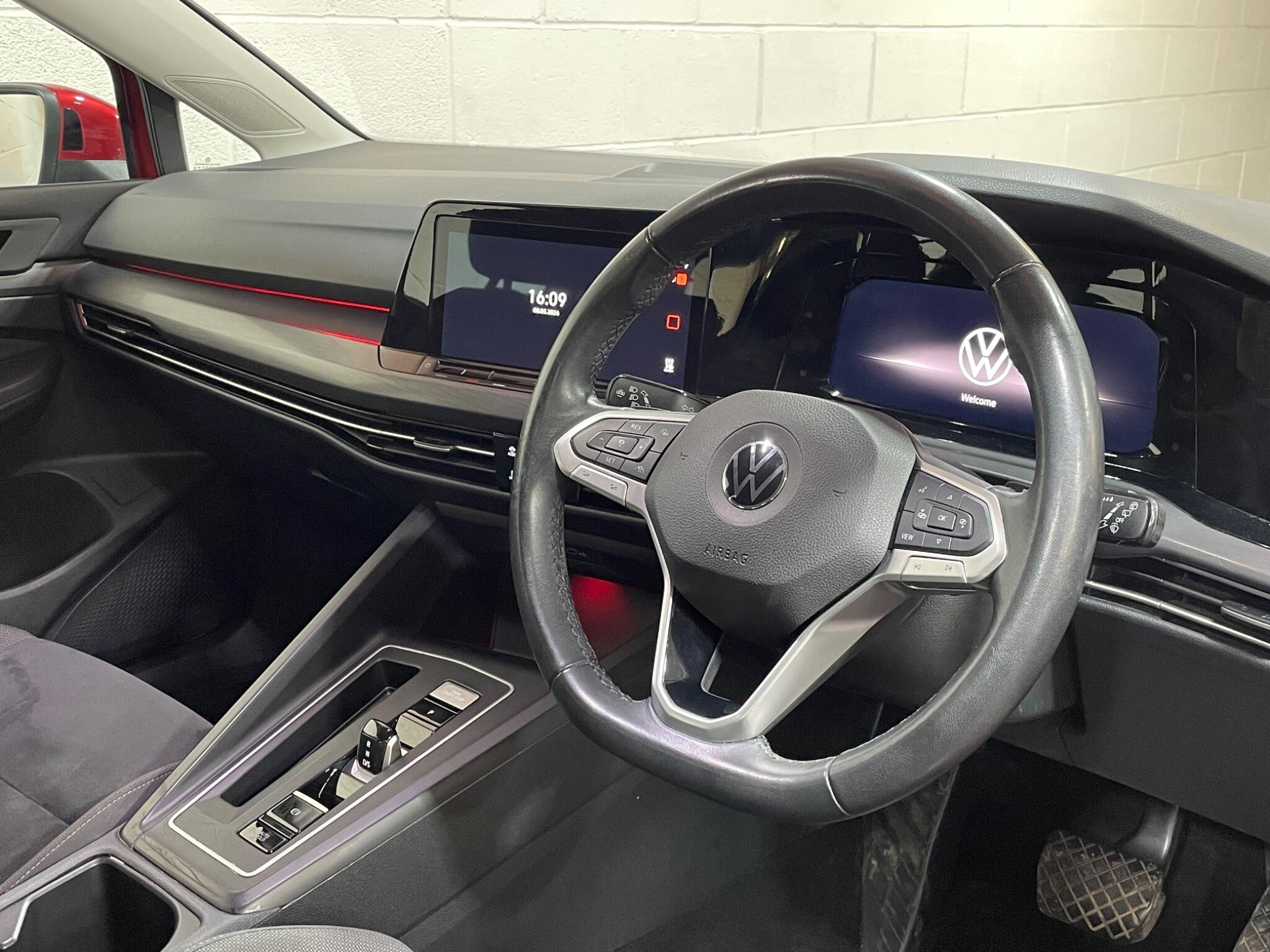 Volkswagen Golf - Image 8
