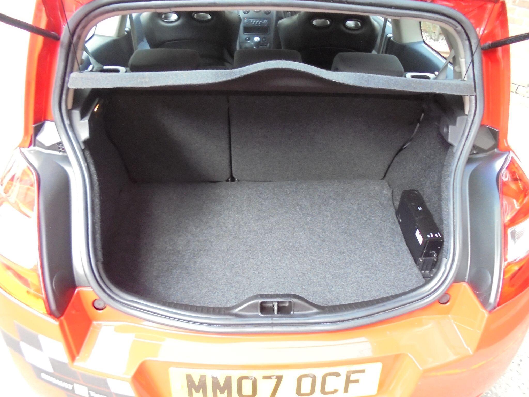 Renault Megane - Image 12