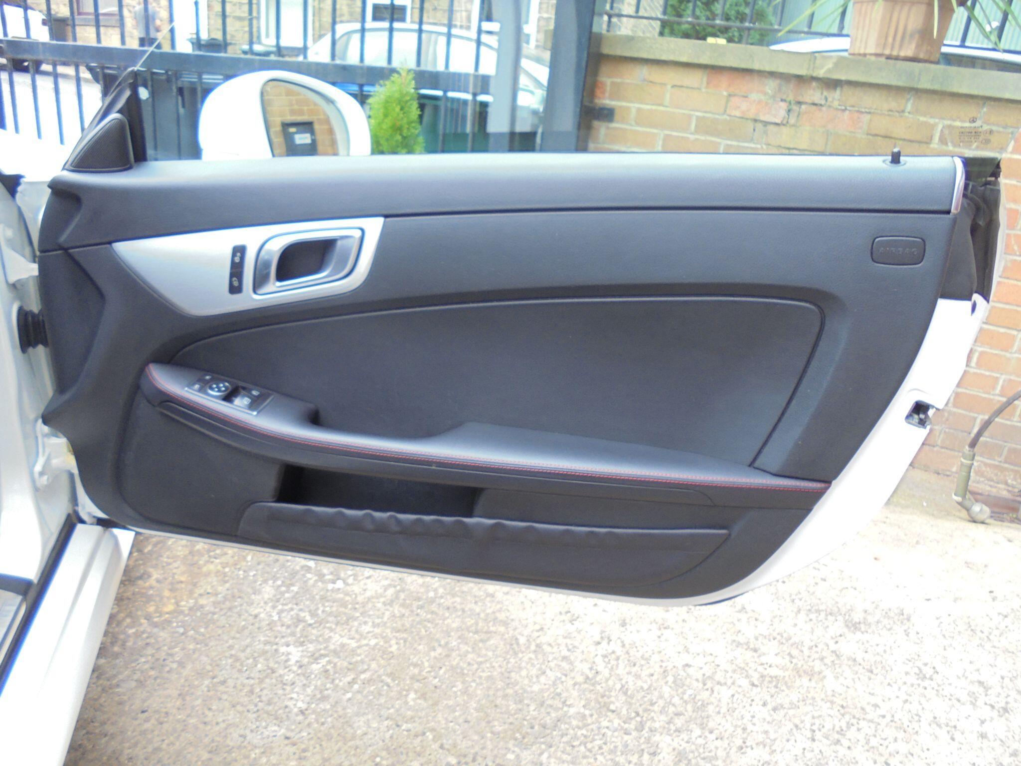 Mercedes SLK - Image 16
