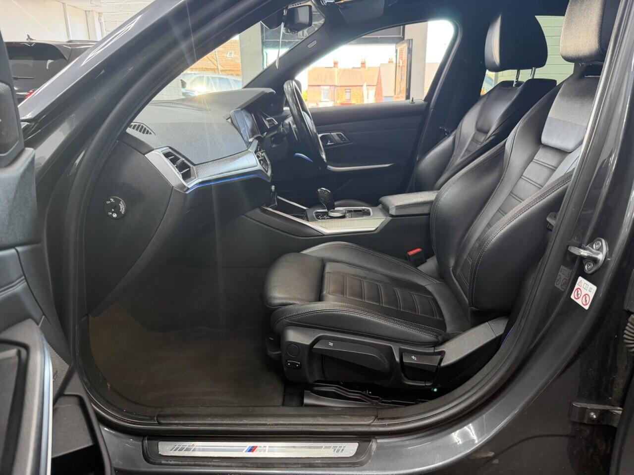 BMW 3 Series - Image 25