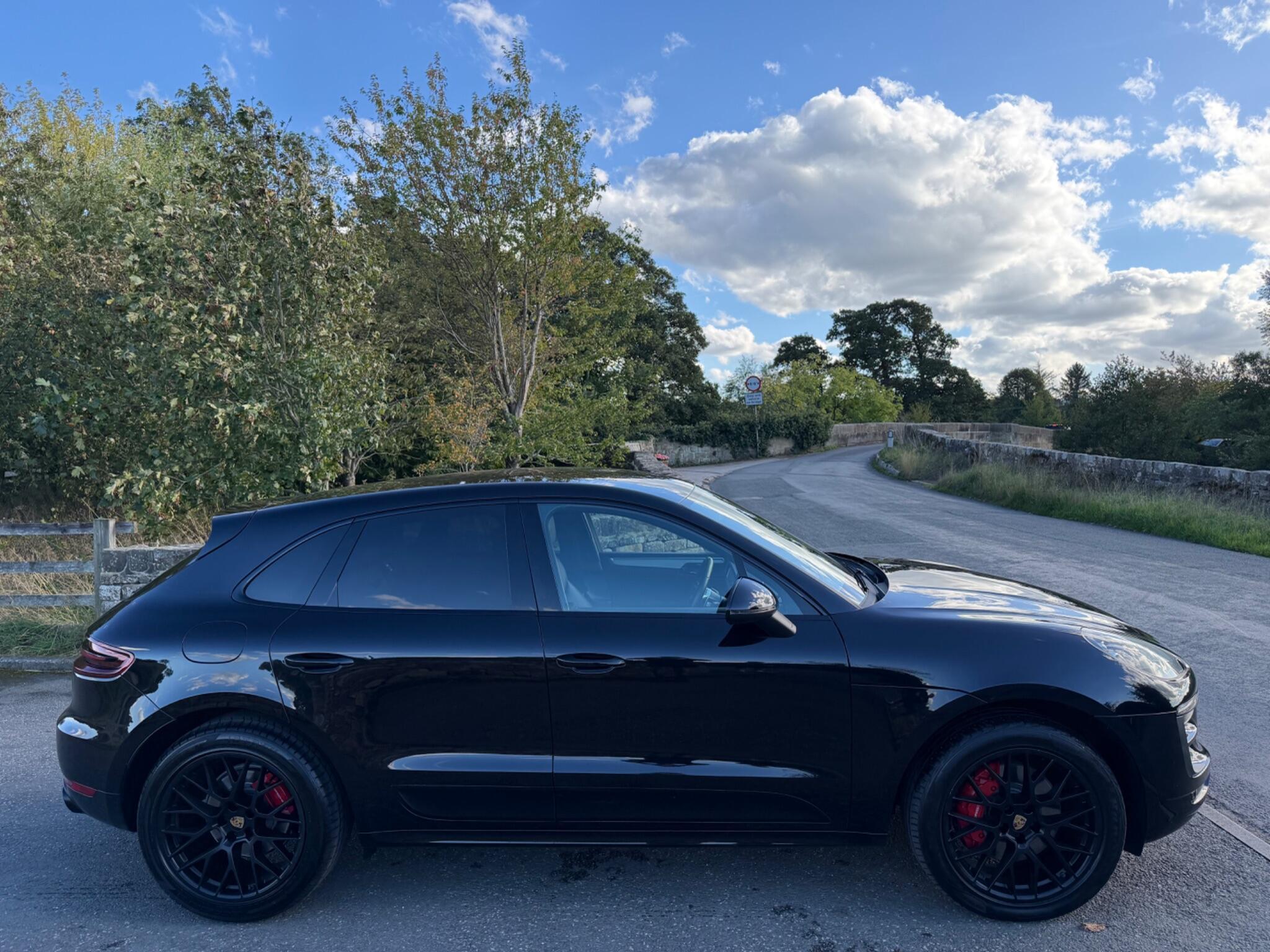 Porsche Macan - Image 3