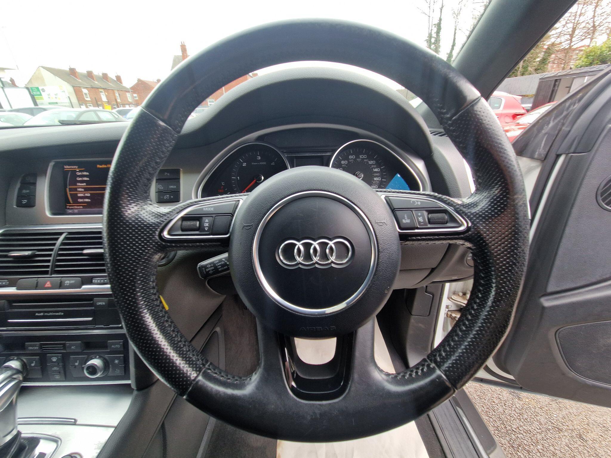 Audi Q7 - Image 23