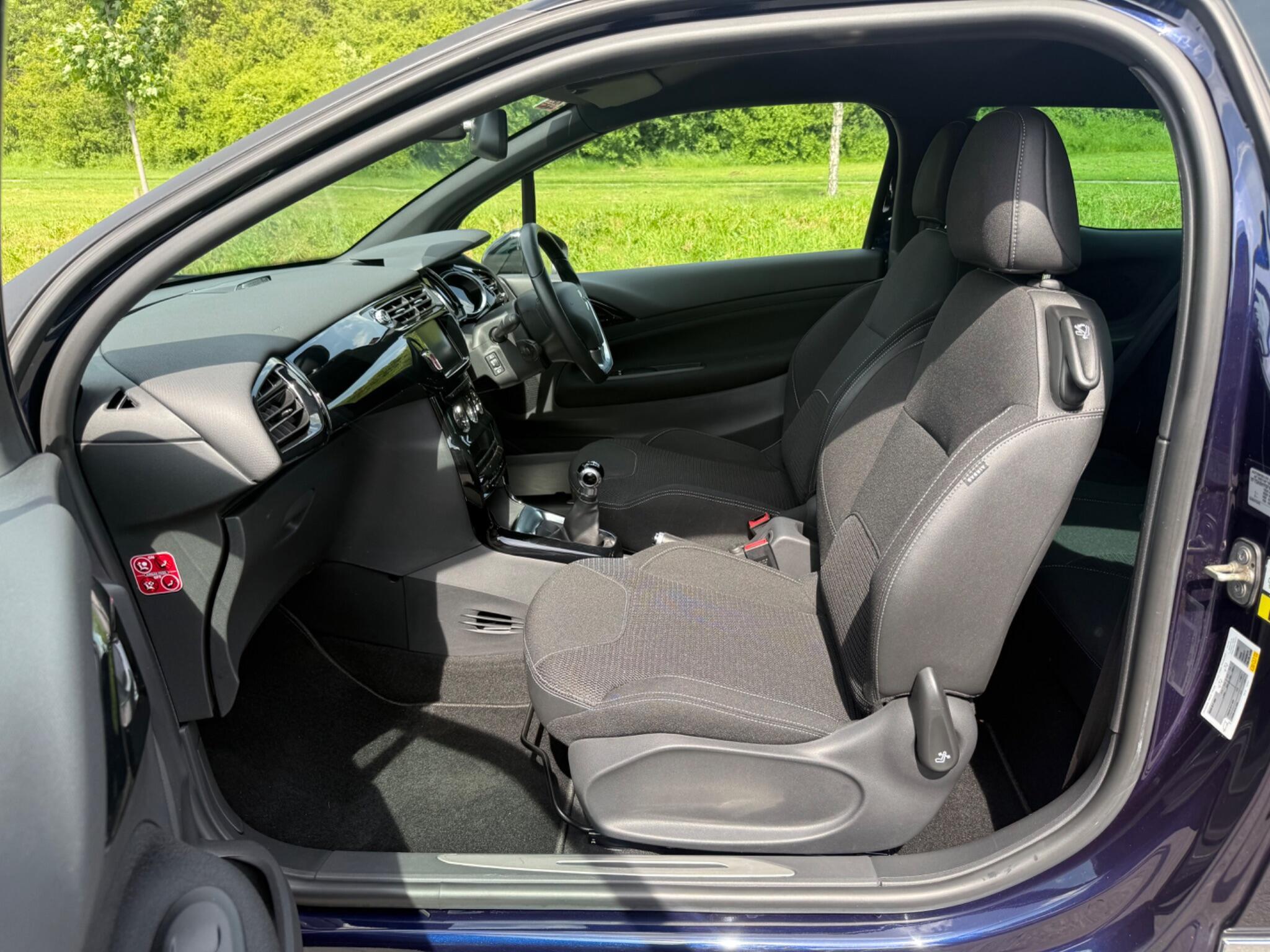 DS AUTOMOBILES DS 3 - Image 7