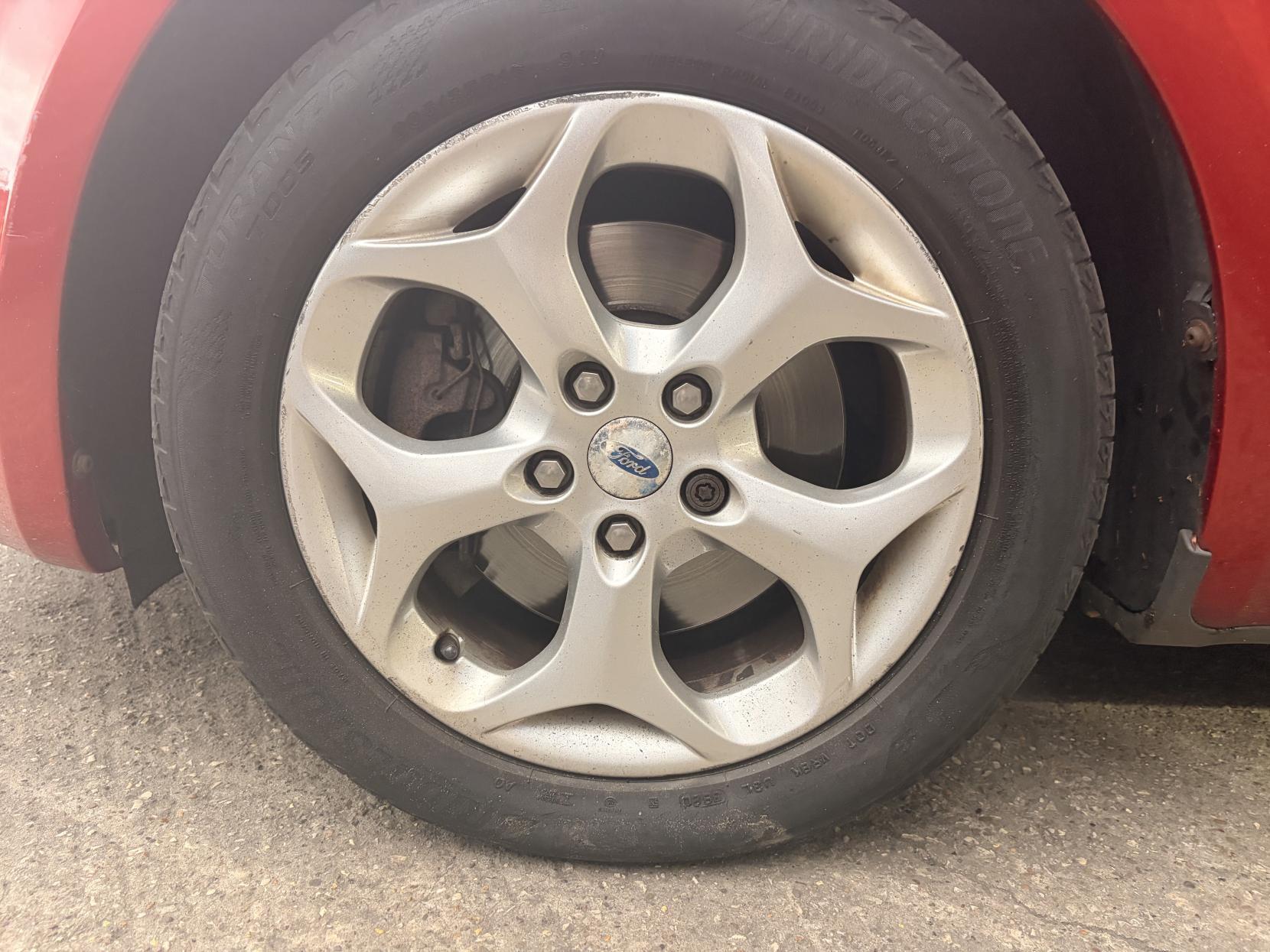 Ford C-MAX - Image 16
