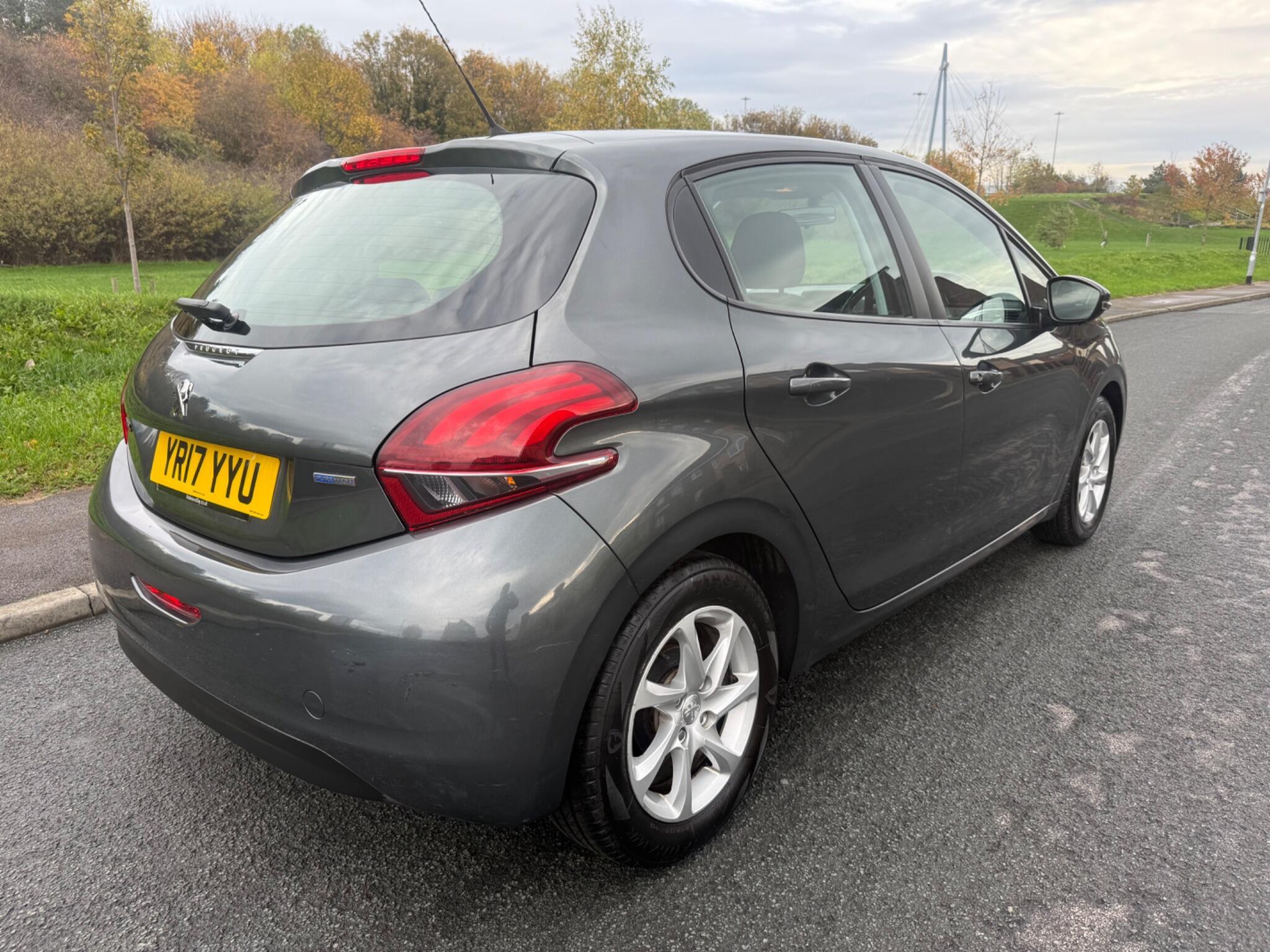 Peugeot 208 - Image 3