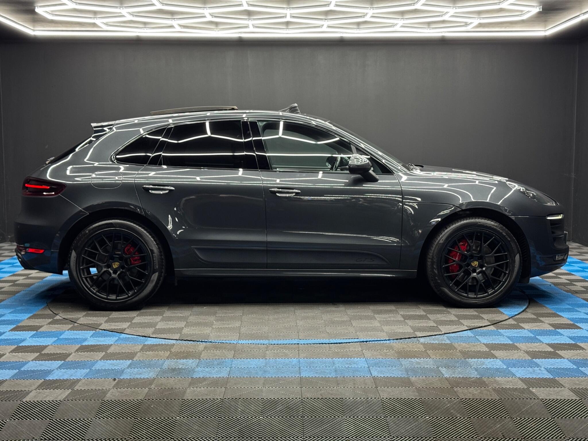 Porsche Macan - Image 4