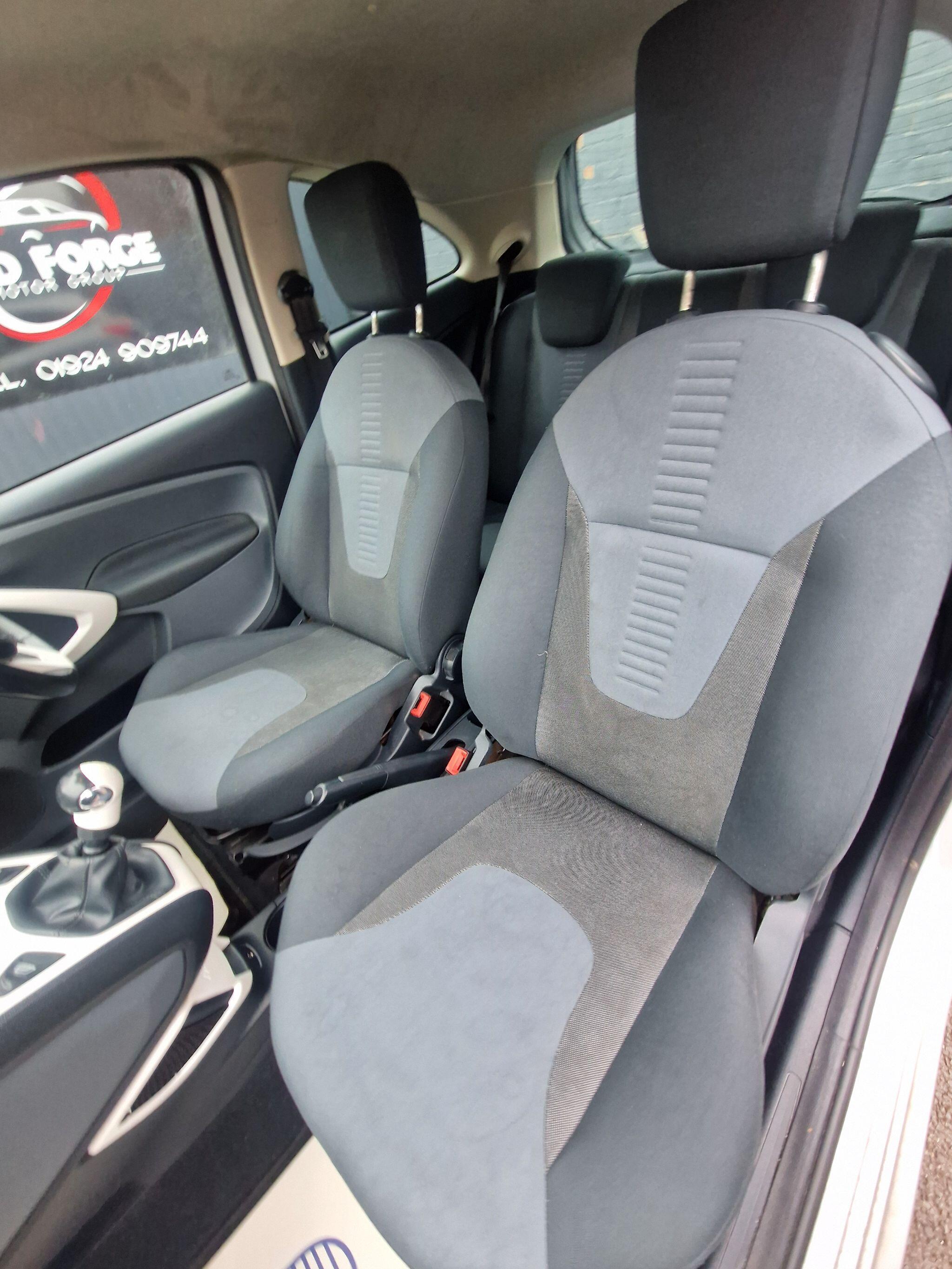Ford KA - Image 34
