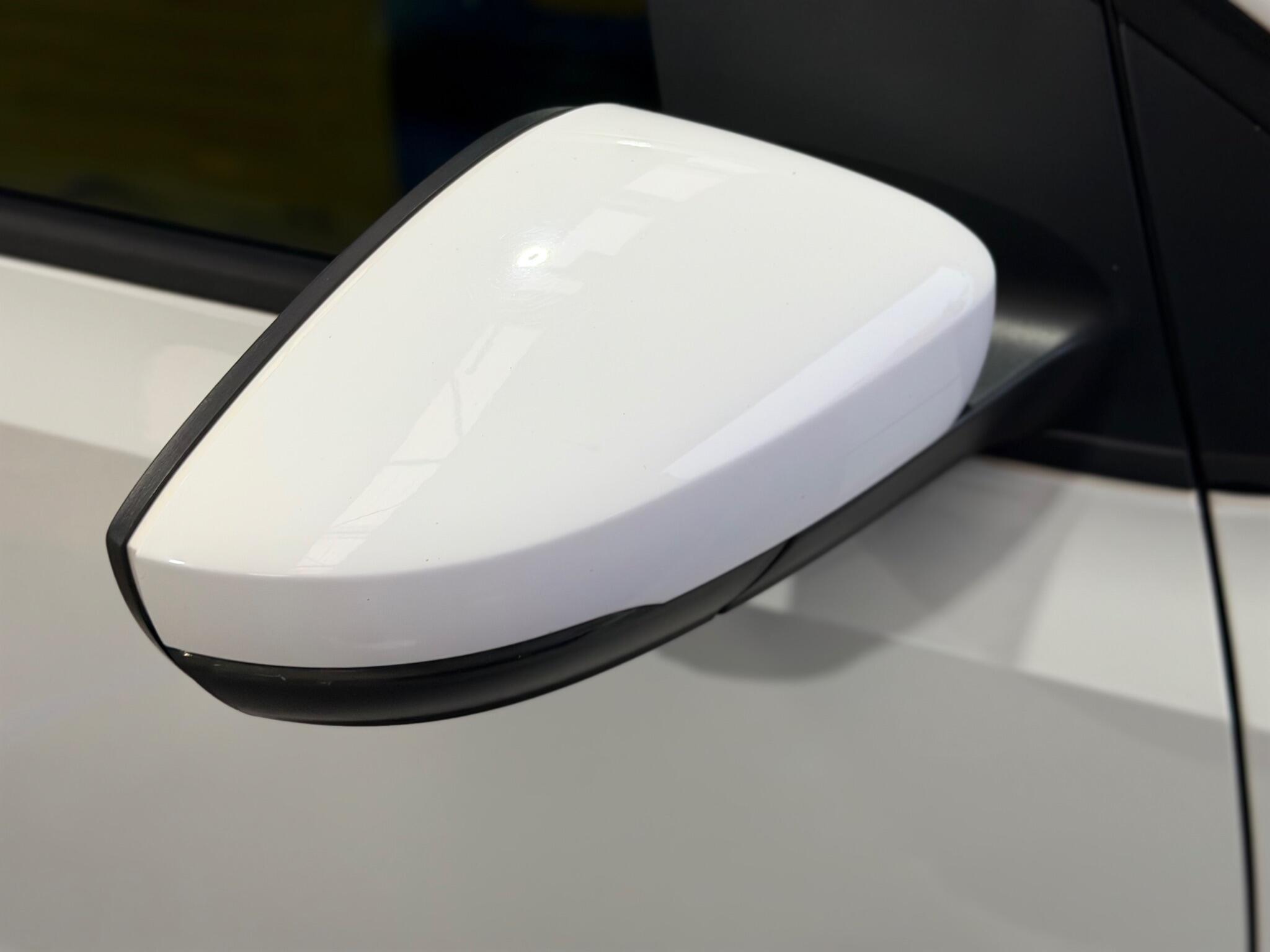 Volkswagen Polo - Image 11