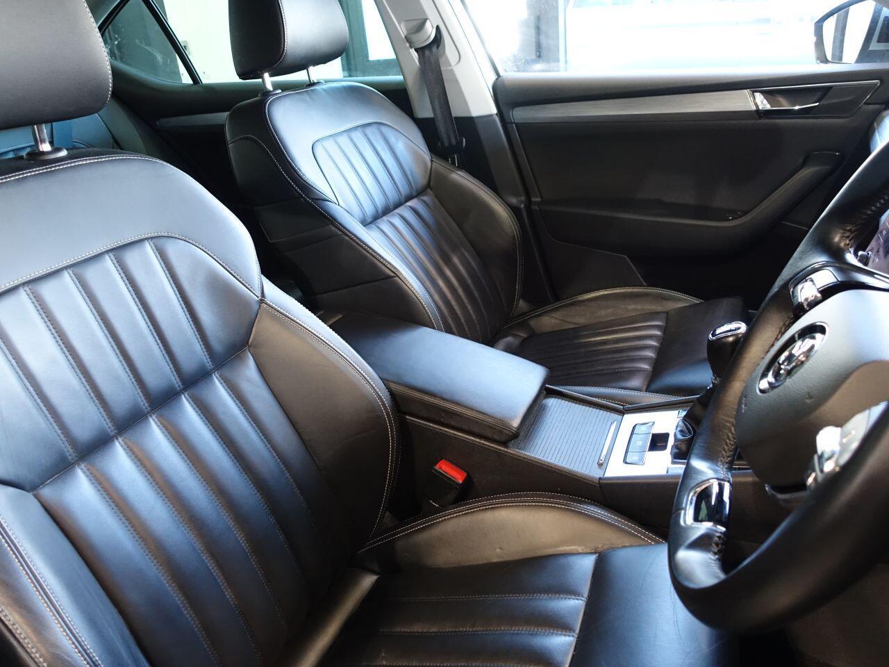 Skoda Superb - Image 18
