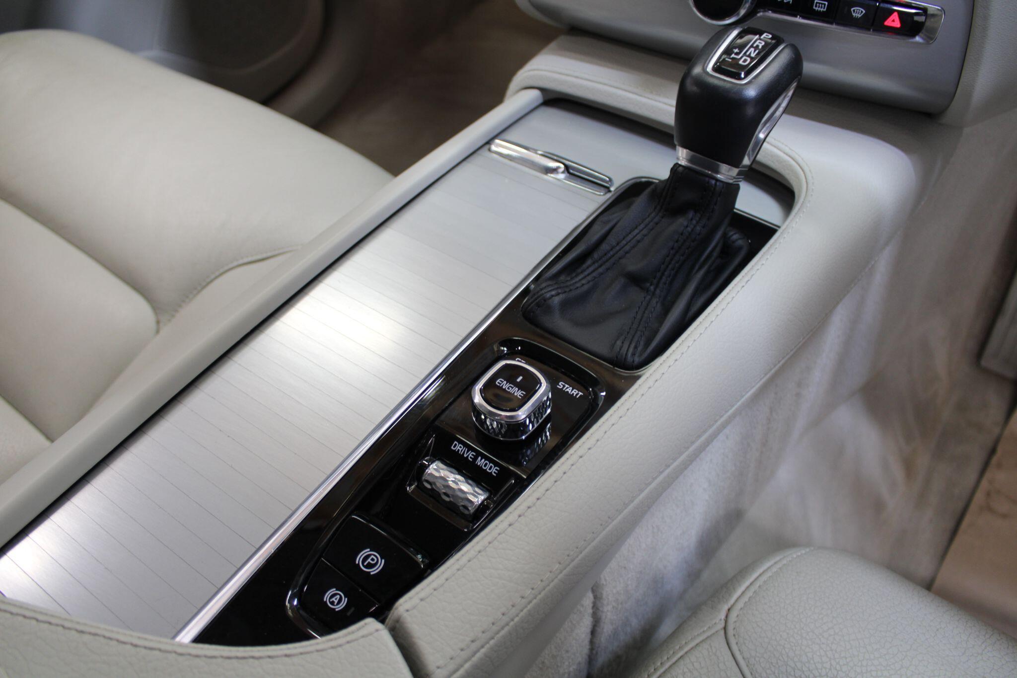 Volvo XC90 - Image 56