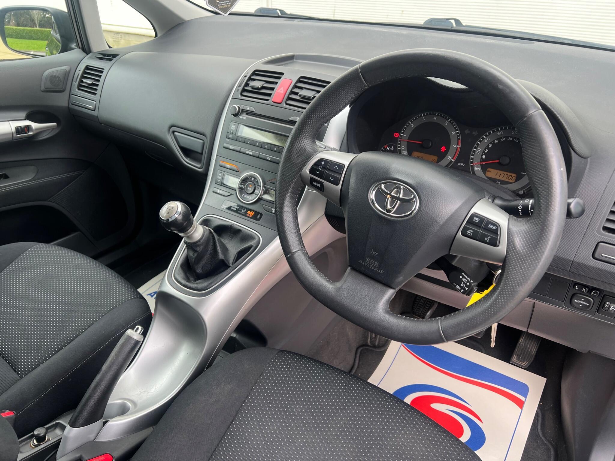 Toyota Auris - Image 14