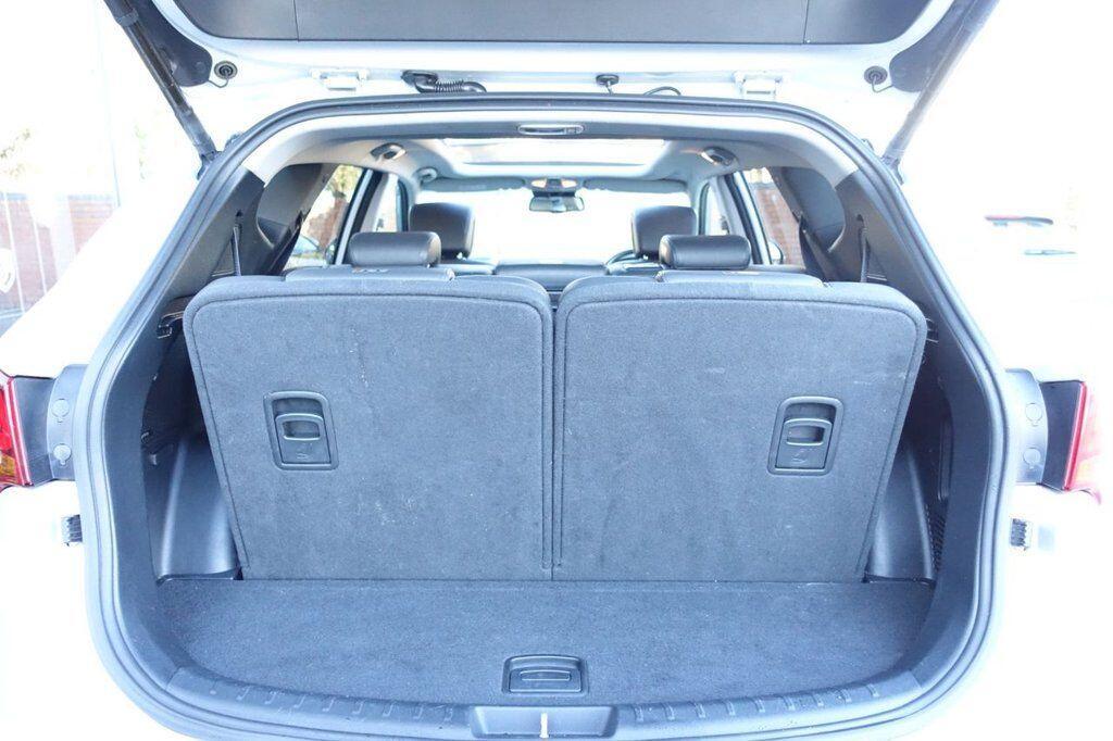 Hyundai Santa Fe - Image 13