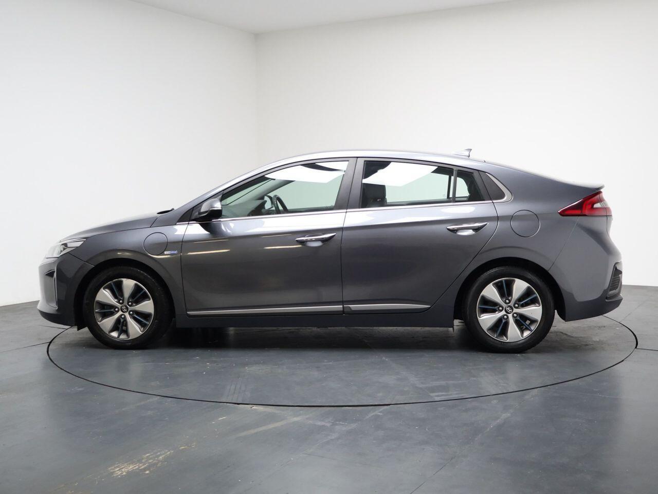 Hyundai Ioniq - Image 8
