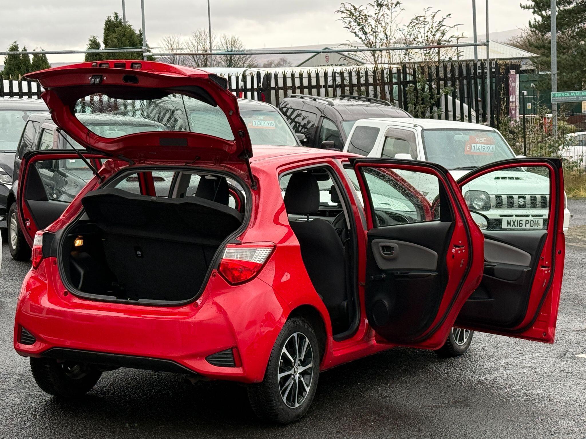 Toyota Yaris - Image 2