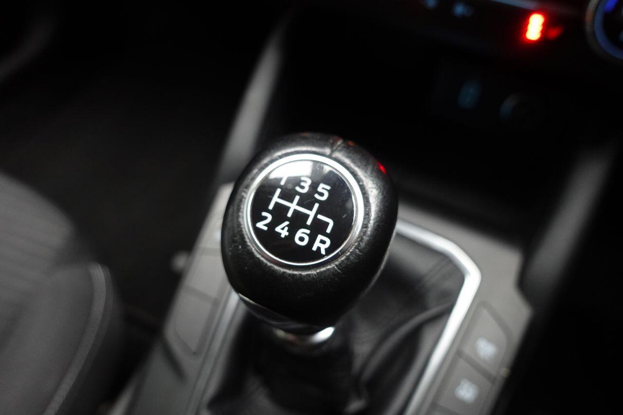 Ford Focus - Image 42