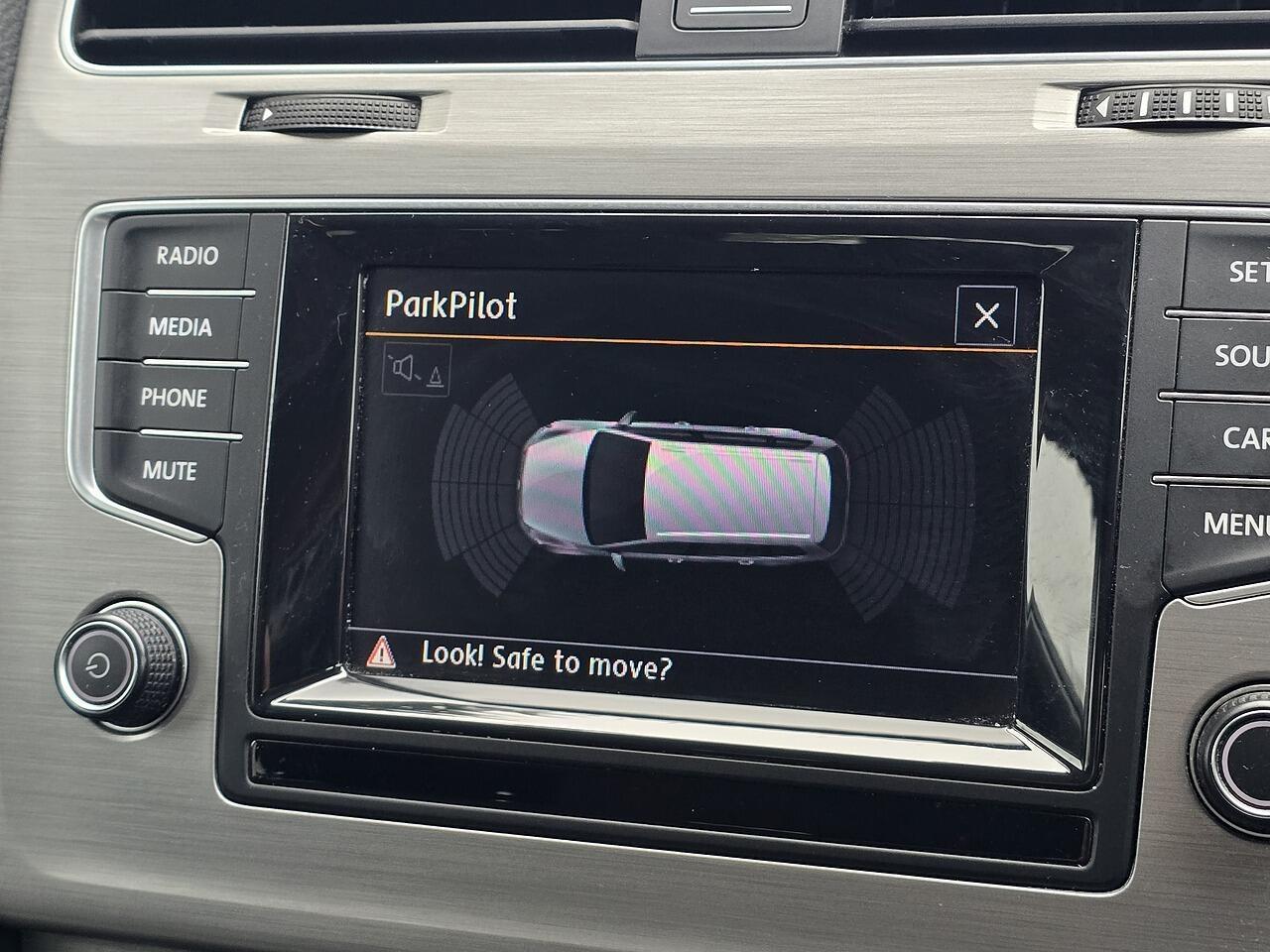 Volkswagen Golf - Image 13