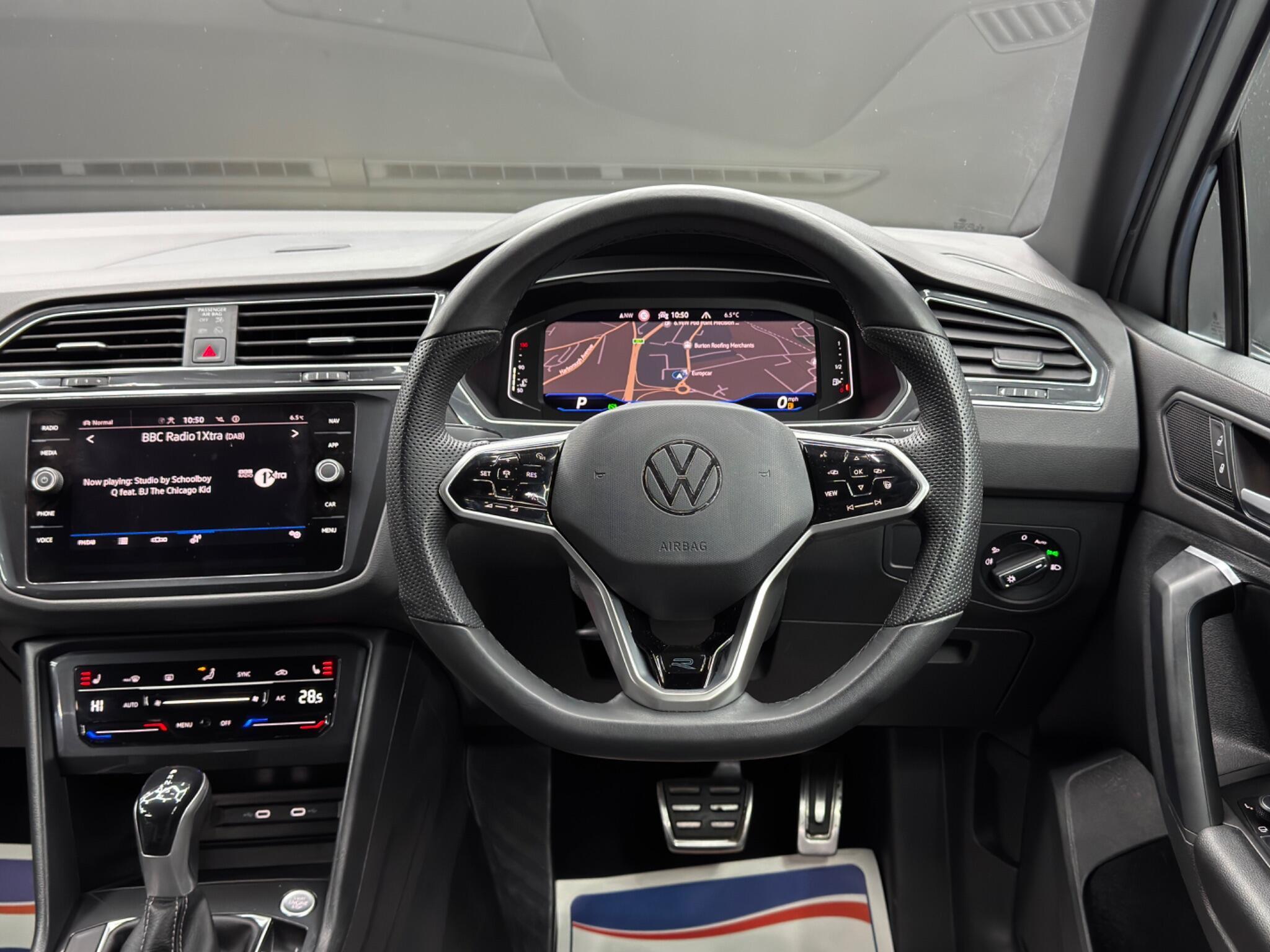 Volkswagen Tiguan - Image 18