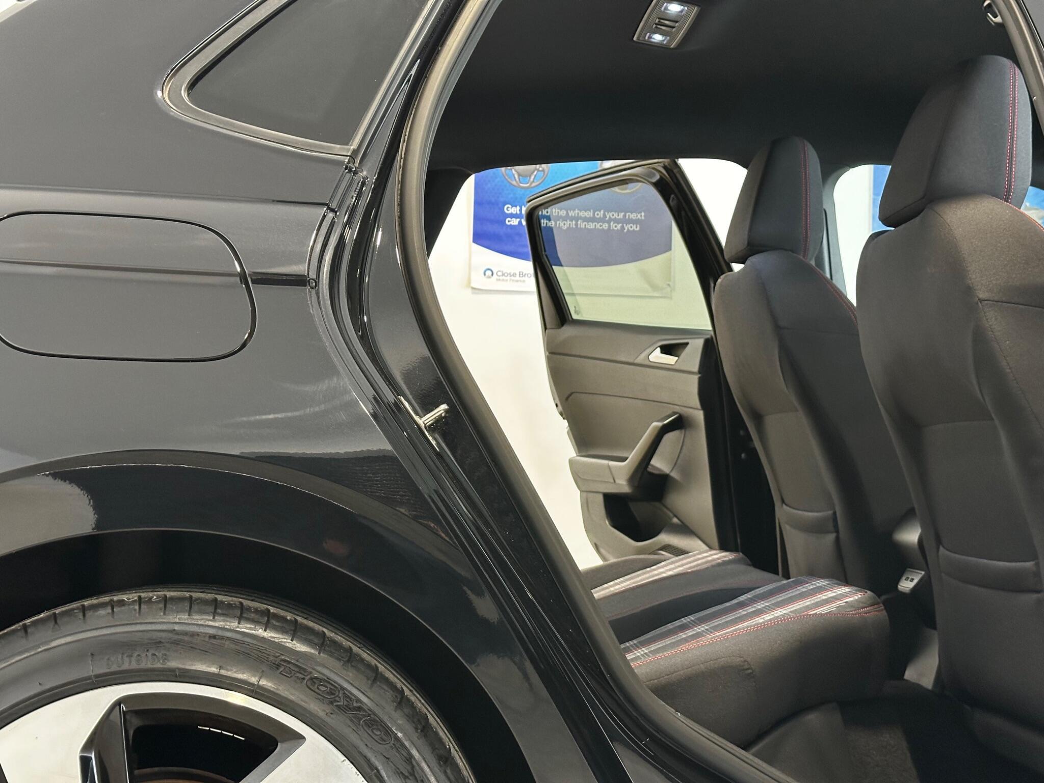 Volkswagen Polo - Image 16
