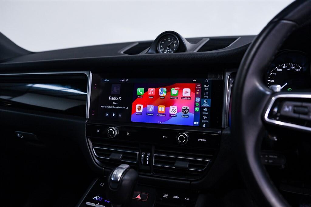 Porsche Macan - Image 21