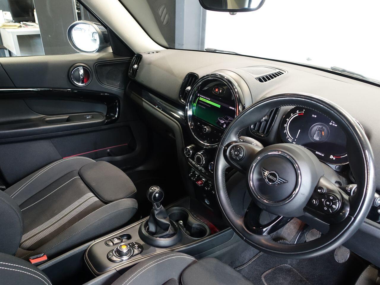MINI Countryman - Image 2